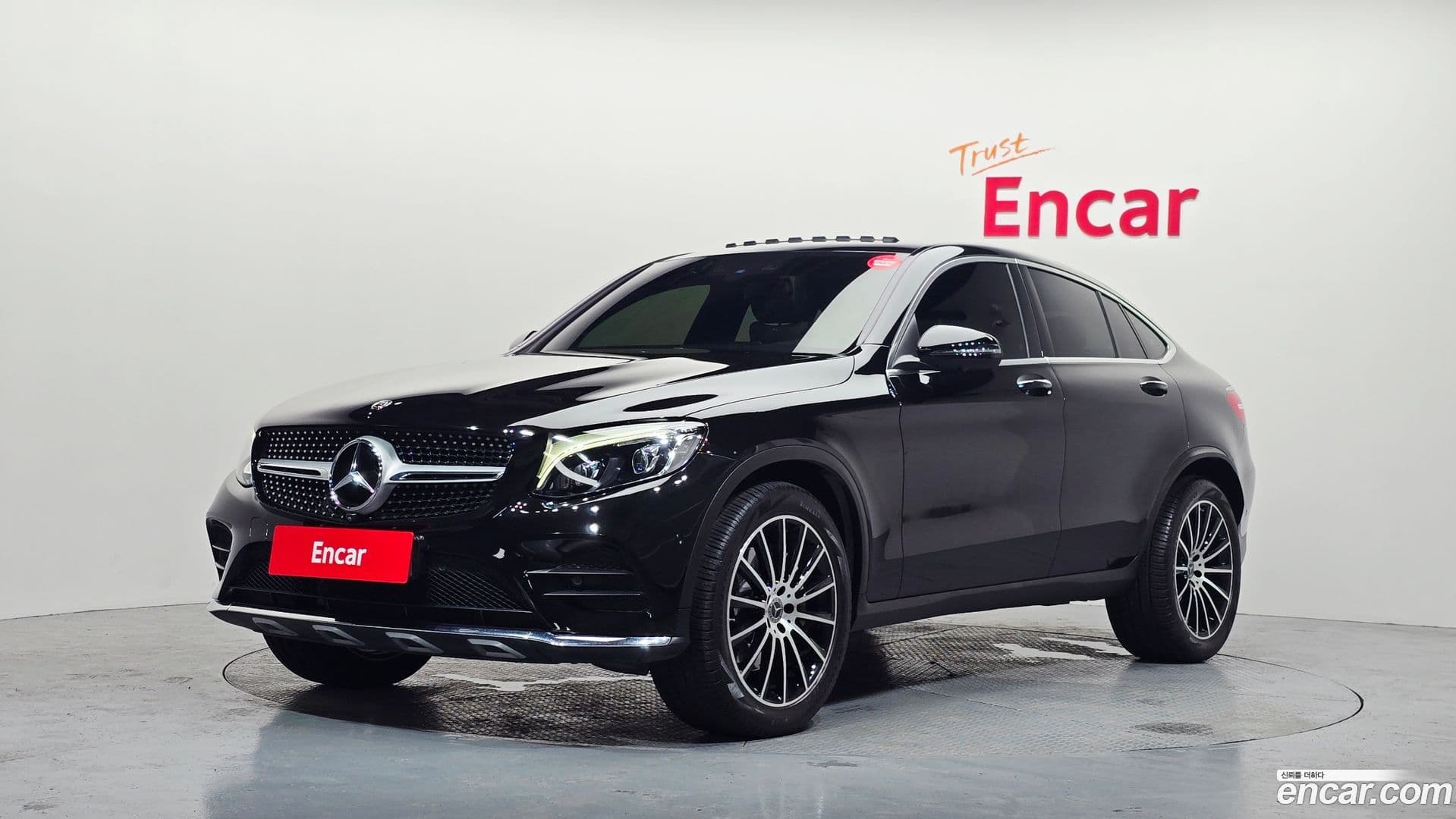 Main__Slider__Photo:GLC-Class Mercedes-Benz 2019.4-0