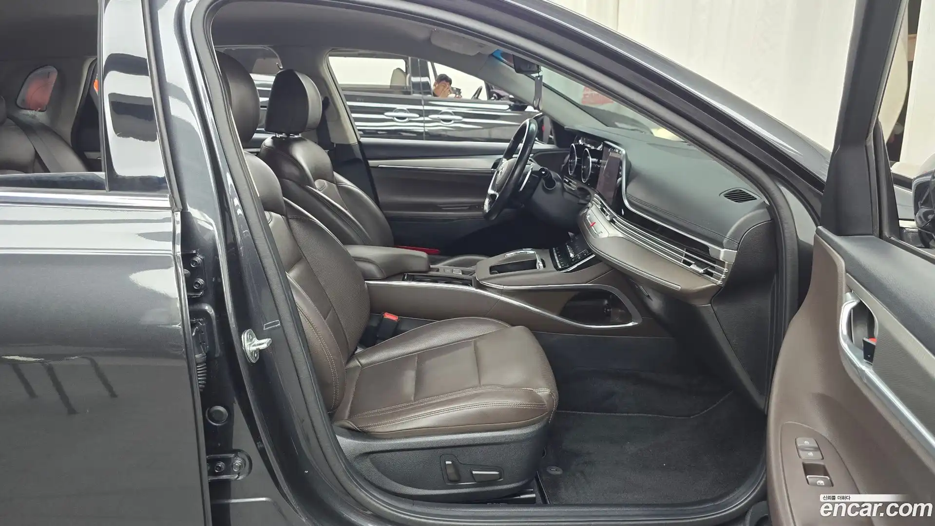 Grandeur Hyundai 2020.1-INNER-036