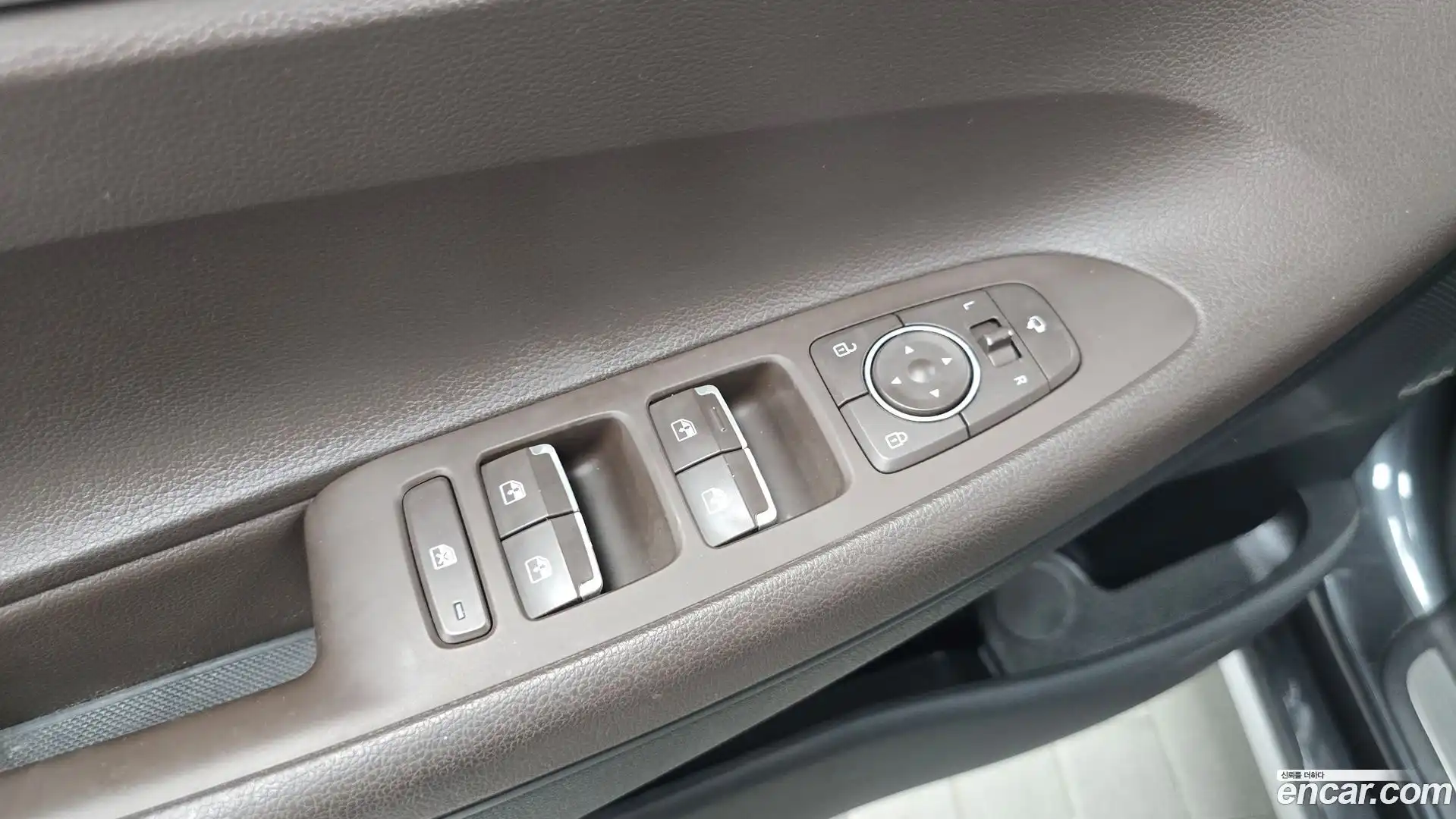 Grandeur Hyundai 2020.1-OPTION-040