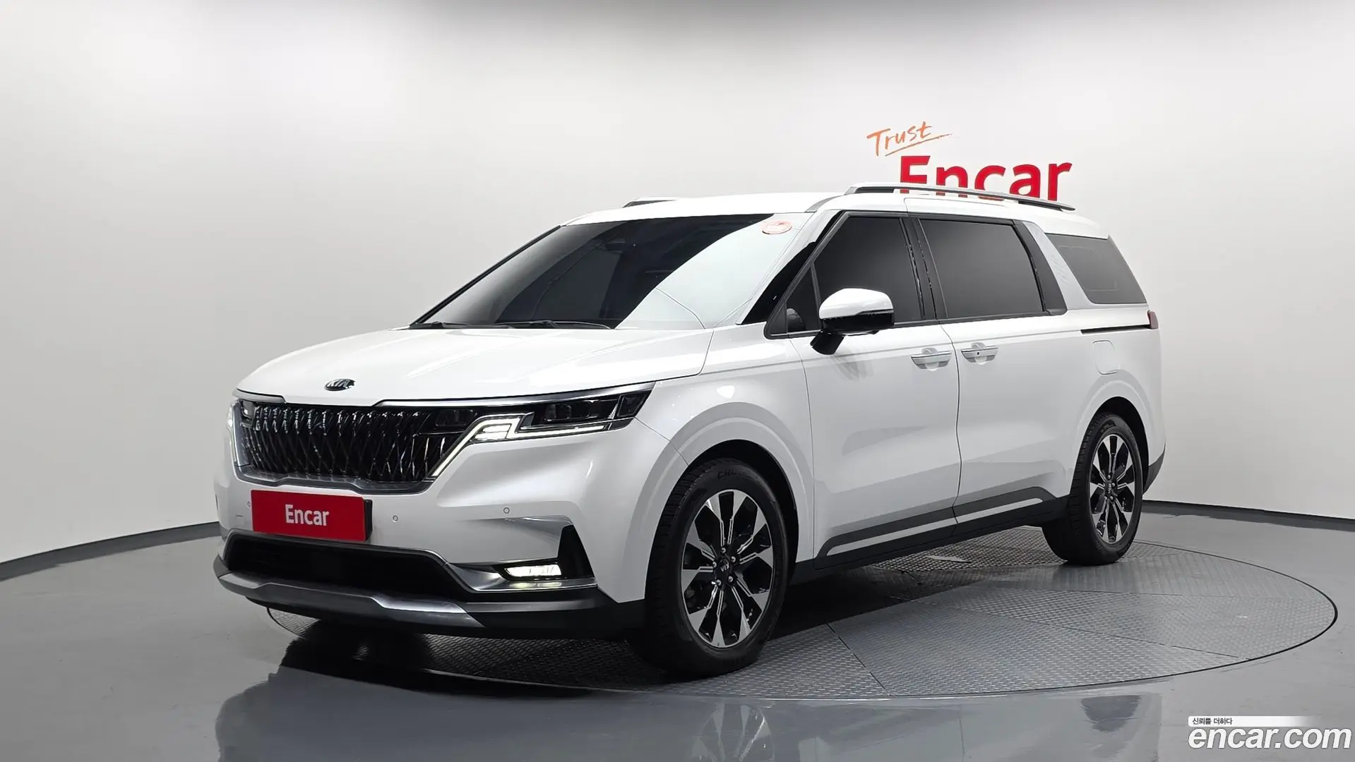 Main__Slider__Photo:Canival Kia 2021.1-0