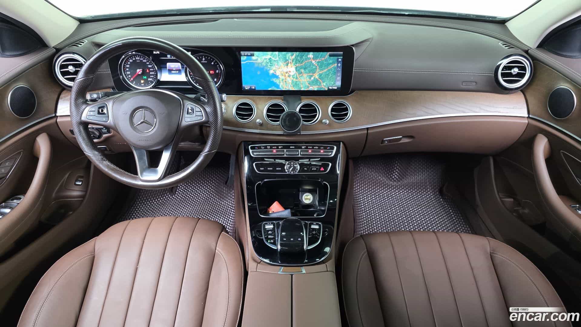 E-Class Mercedes-Benz 2017.5-INNER-007