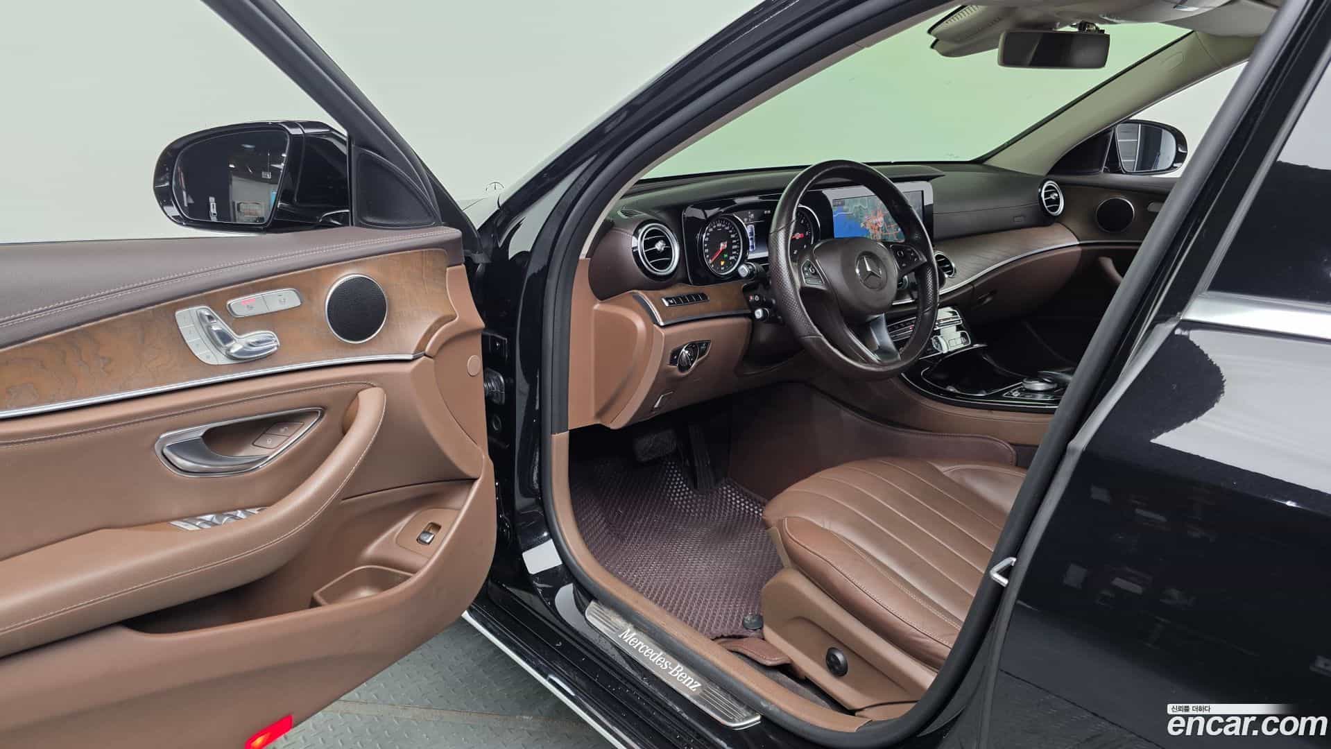 E-Class Mercedes-Benz 2017.5-INNER-010
