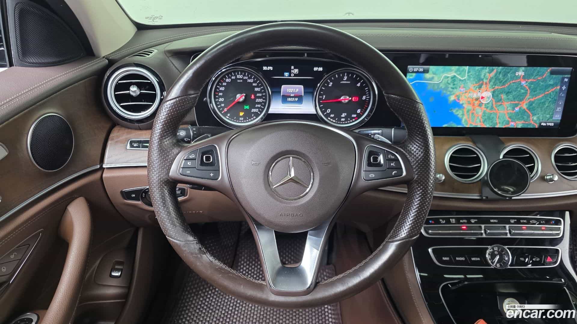 E-Class Mercedes-Benz 2017.5-OPTION-017