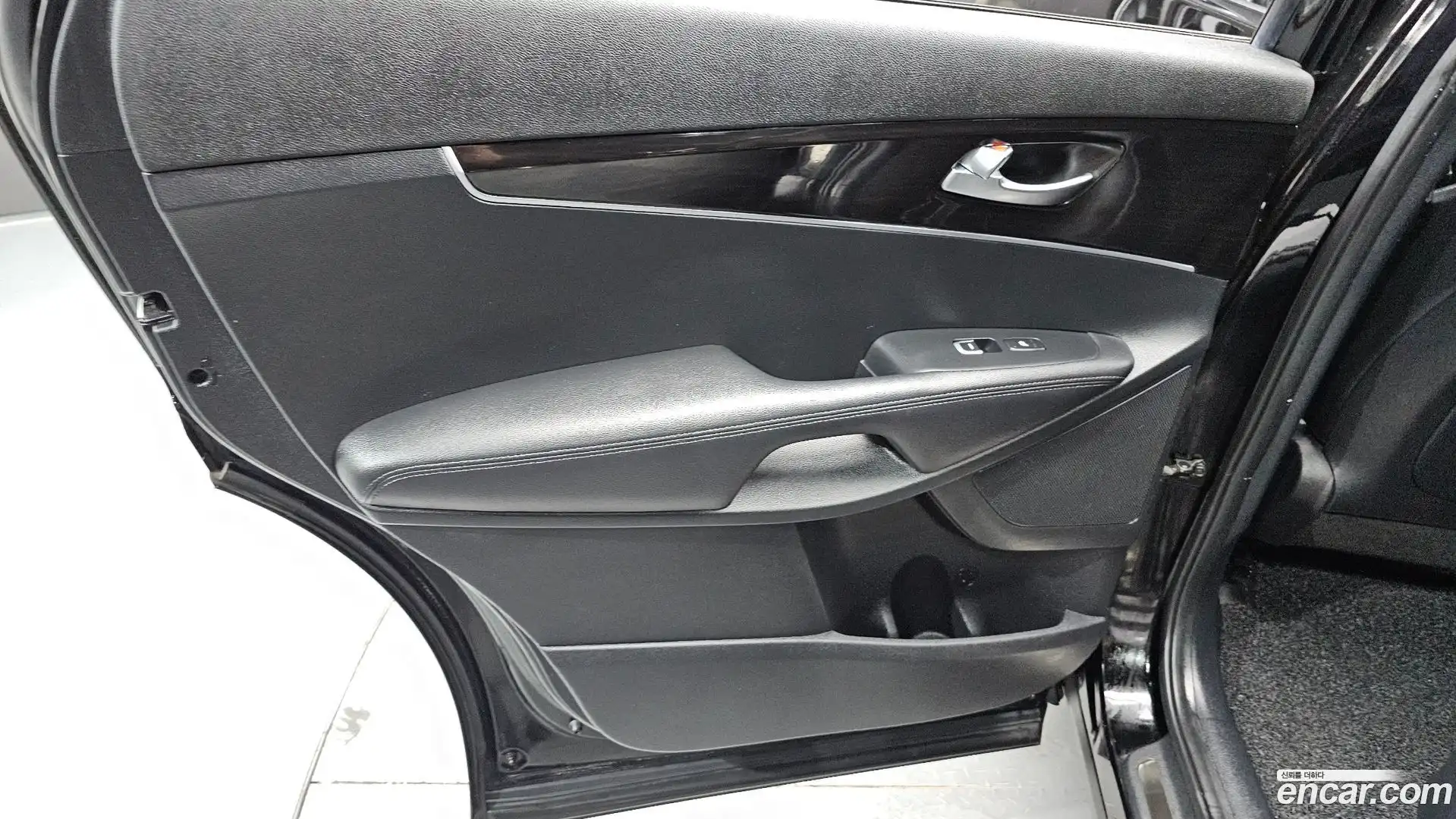 Sorento Kia 2018.6-INNER-035