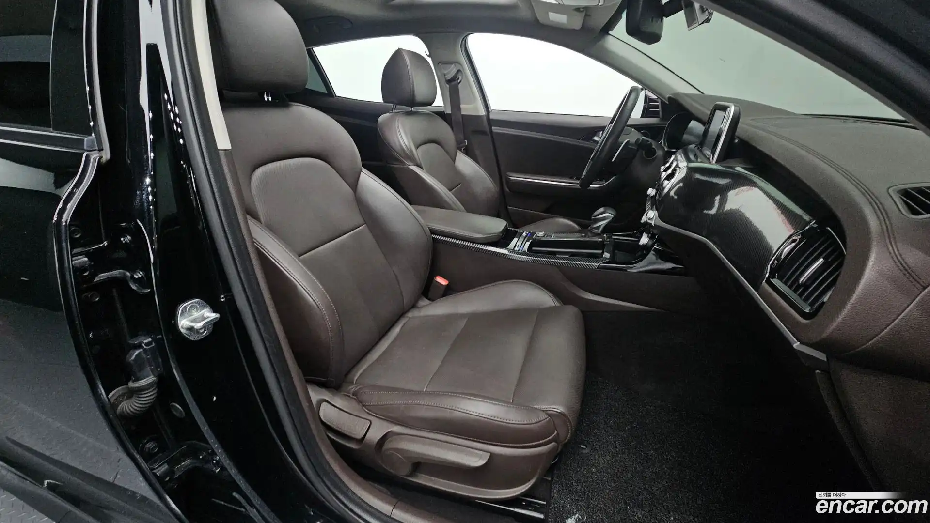 Stinger Kia 2017.8-OPTION-015