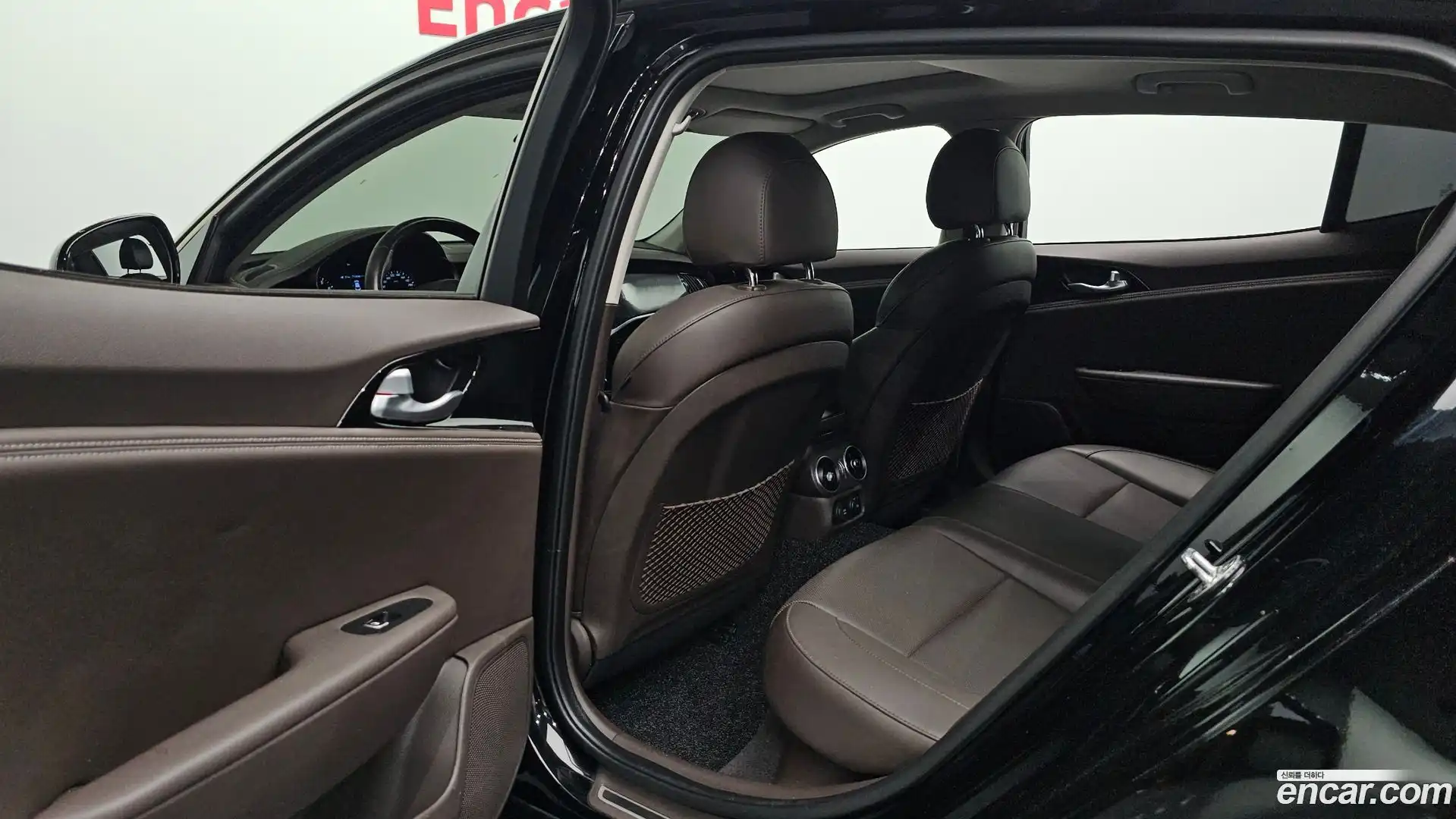 Stinger Kia 2017.8-OPTION-016