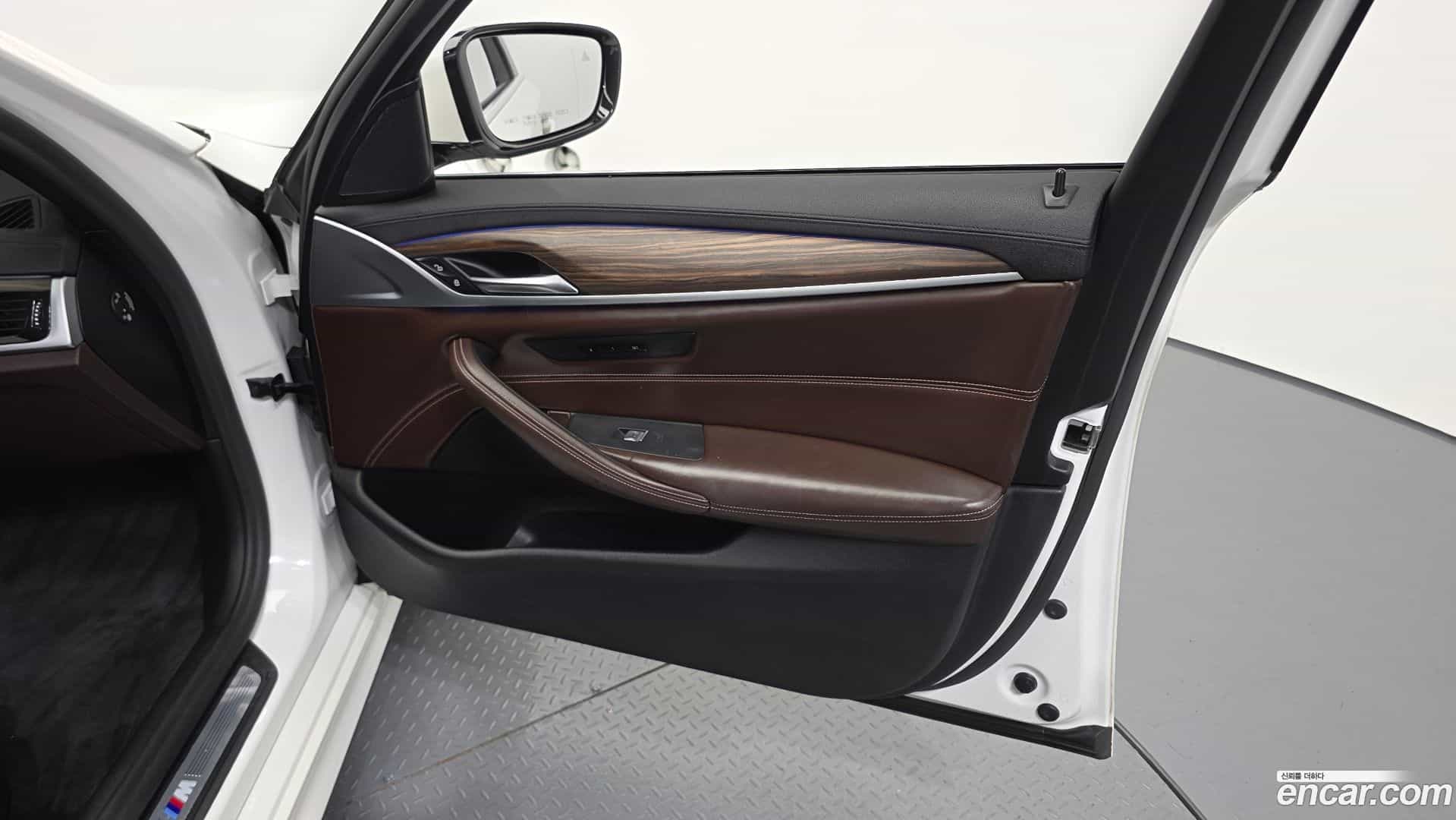 5-Series BMW 2019.10-INNER-034