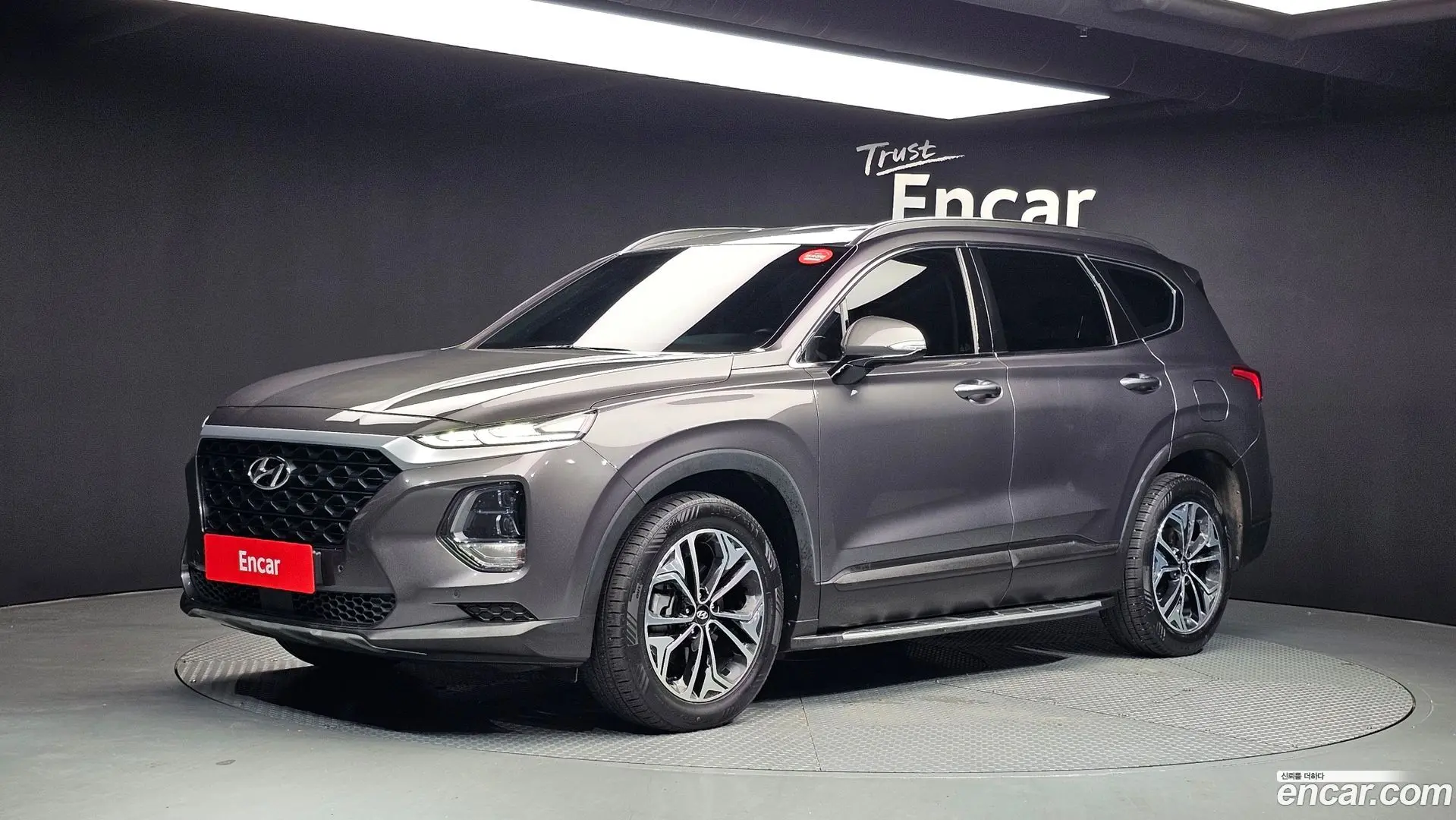 Main__Slider__Photo:Santafe Hyundai 2018.4-0