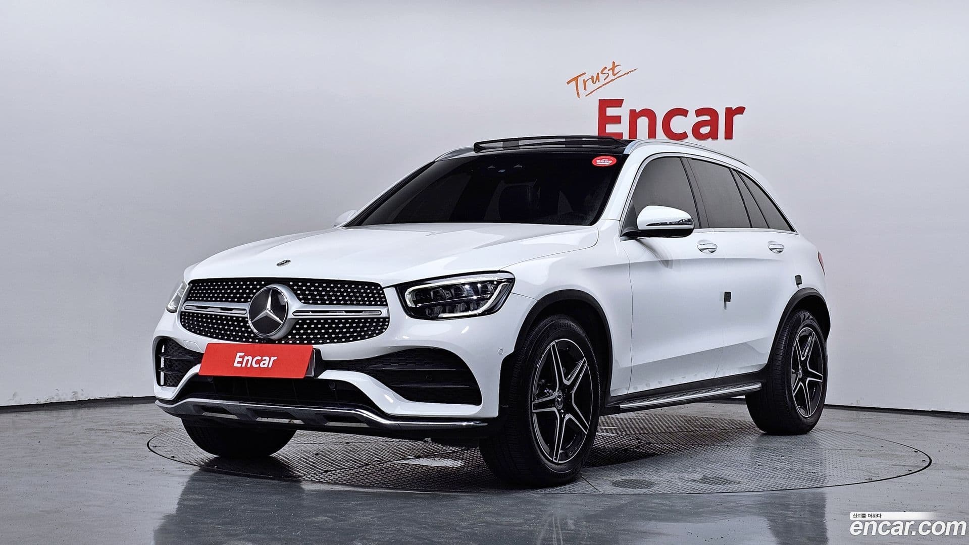 Main__Slider__Photo:GLC-Class Mercedes-Benz 2022.5-0