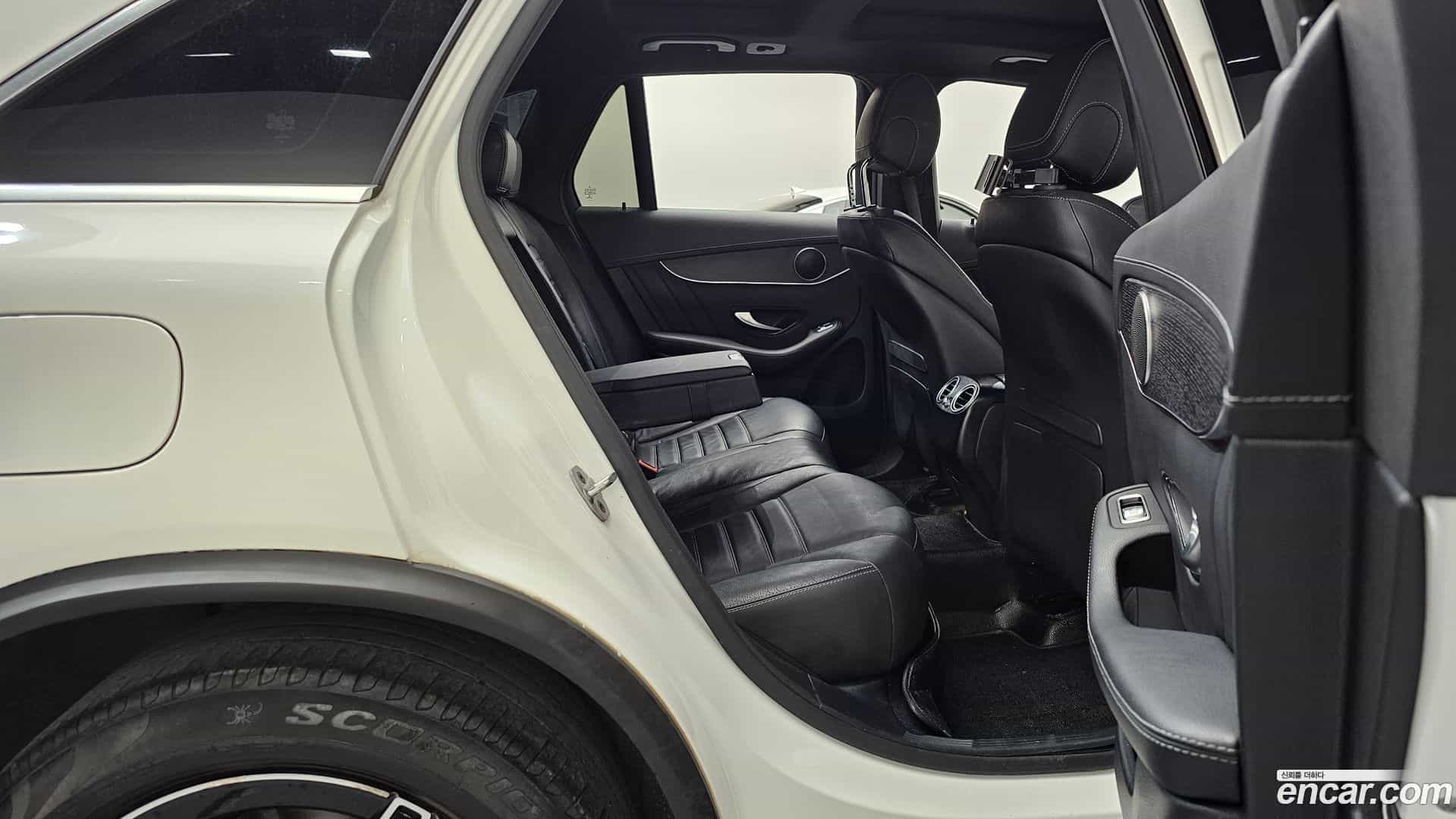 GLC-Class Mercedes-Benz 2022.5-OPTION-015