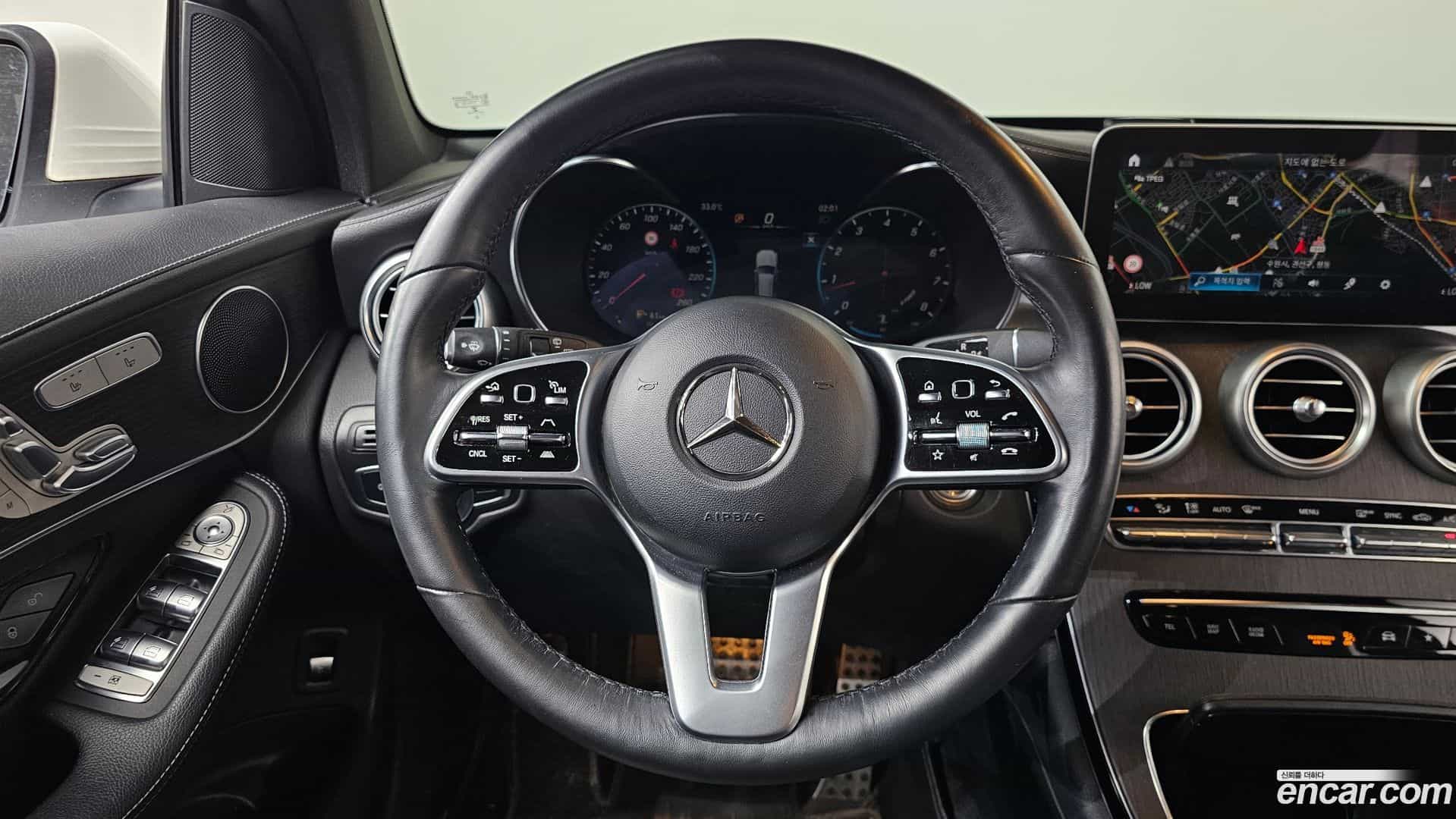 GLC-Class Mercedes-Benz 2022.5-OPTION-016