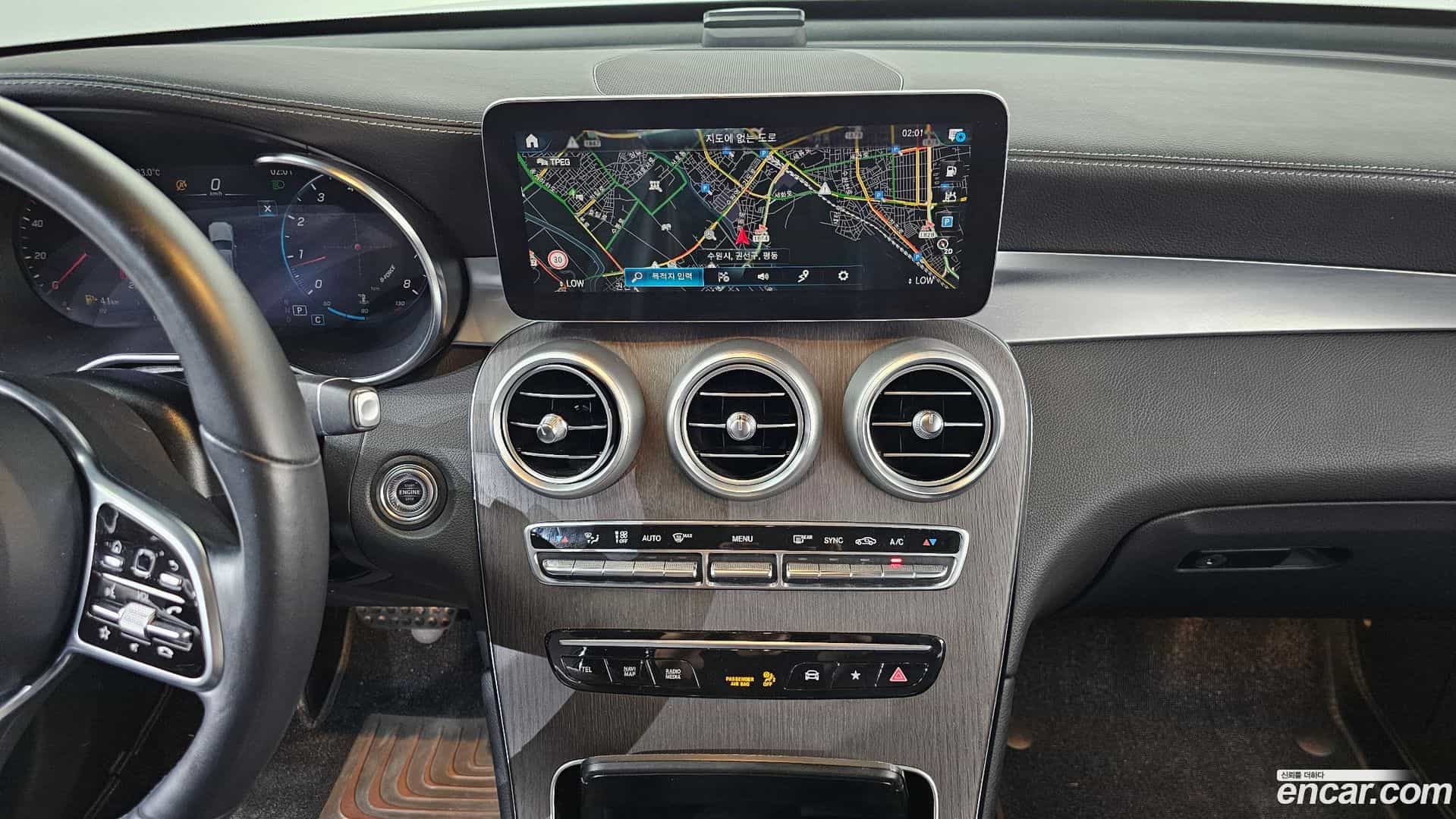 GLC-Class Mercedes-Benz 2022.5-OPTION-017