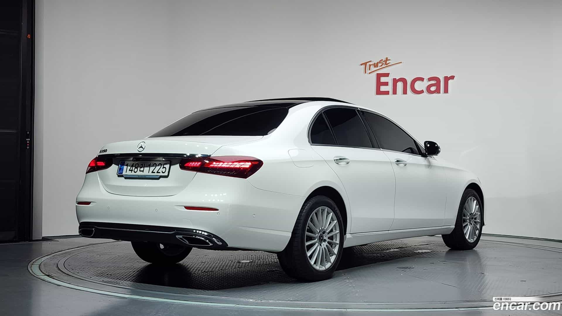 E-Class Mercedes-Benz 2023.7-OUTER-002