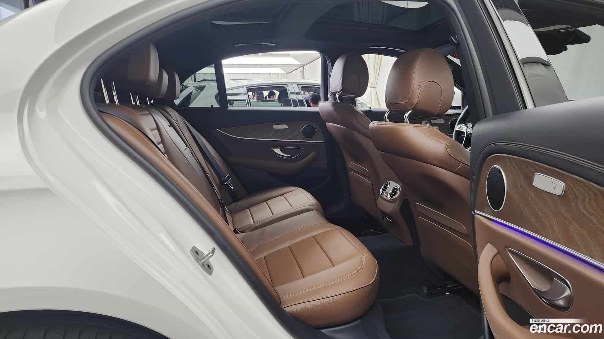 E-Class Mercedes-Benz 2023.7-OPTION-016