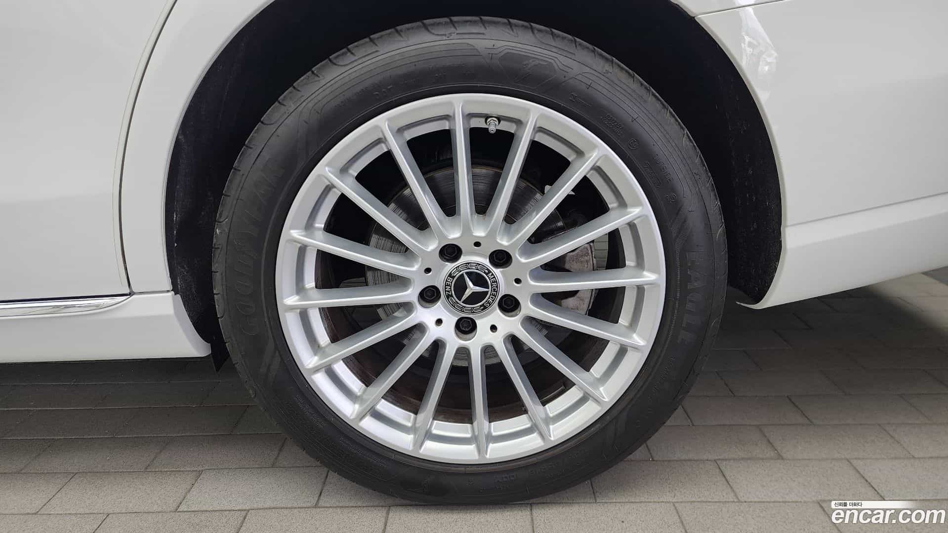 E-Class Mercedes-Benz 2023.7-OUTER-031