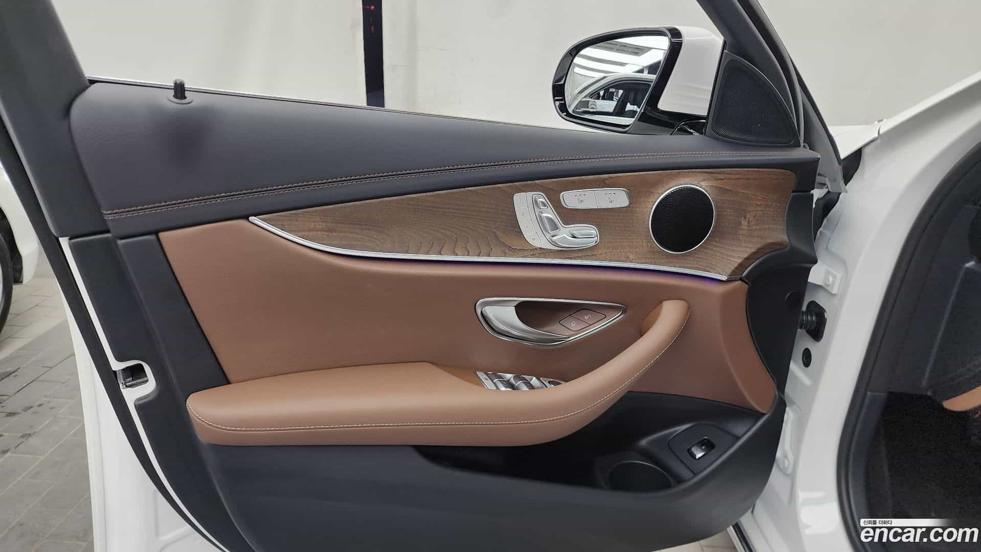 E-Class Mercedes-Benz 2023.7-INNER-034