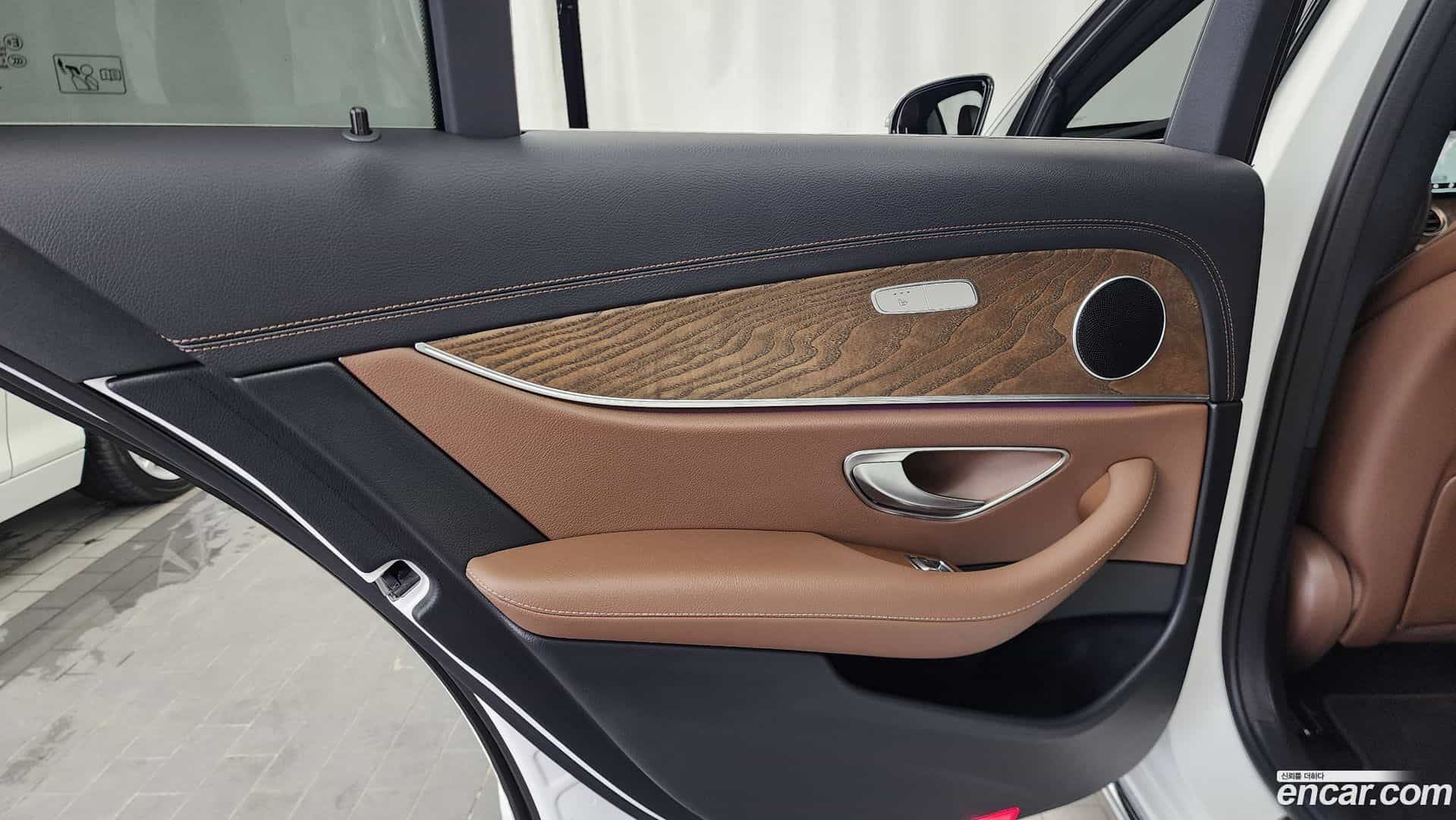 E-Class Mercedes-Benz 2023.7-INNER-035