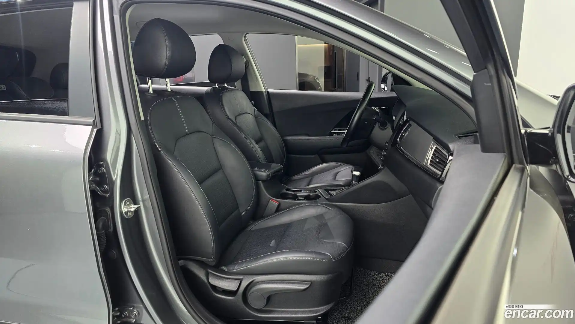Niro Kia 2017.11-INNER-010