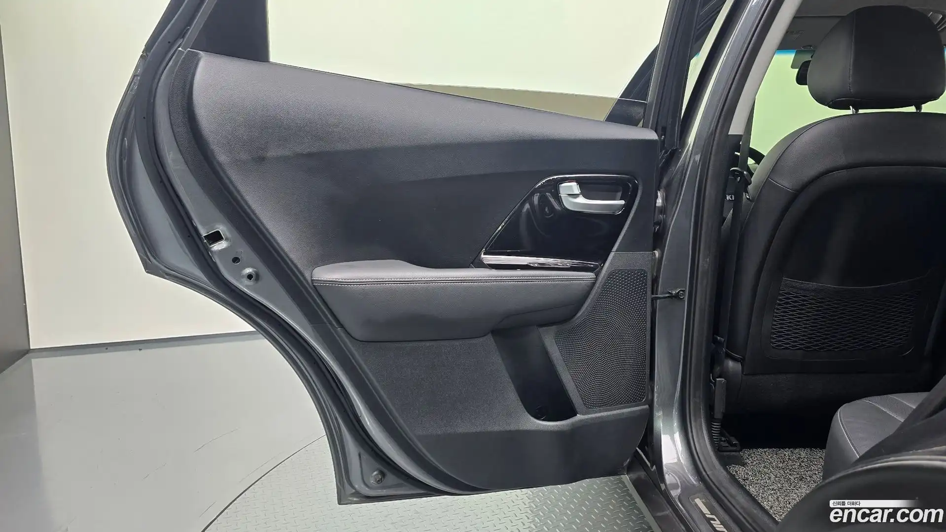 Niro Kia 2017.11-INNER-035