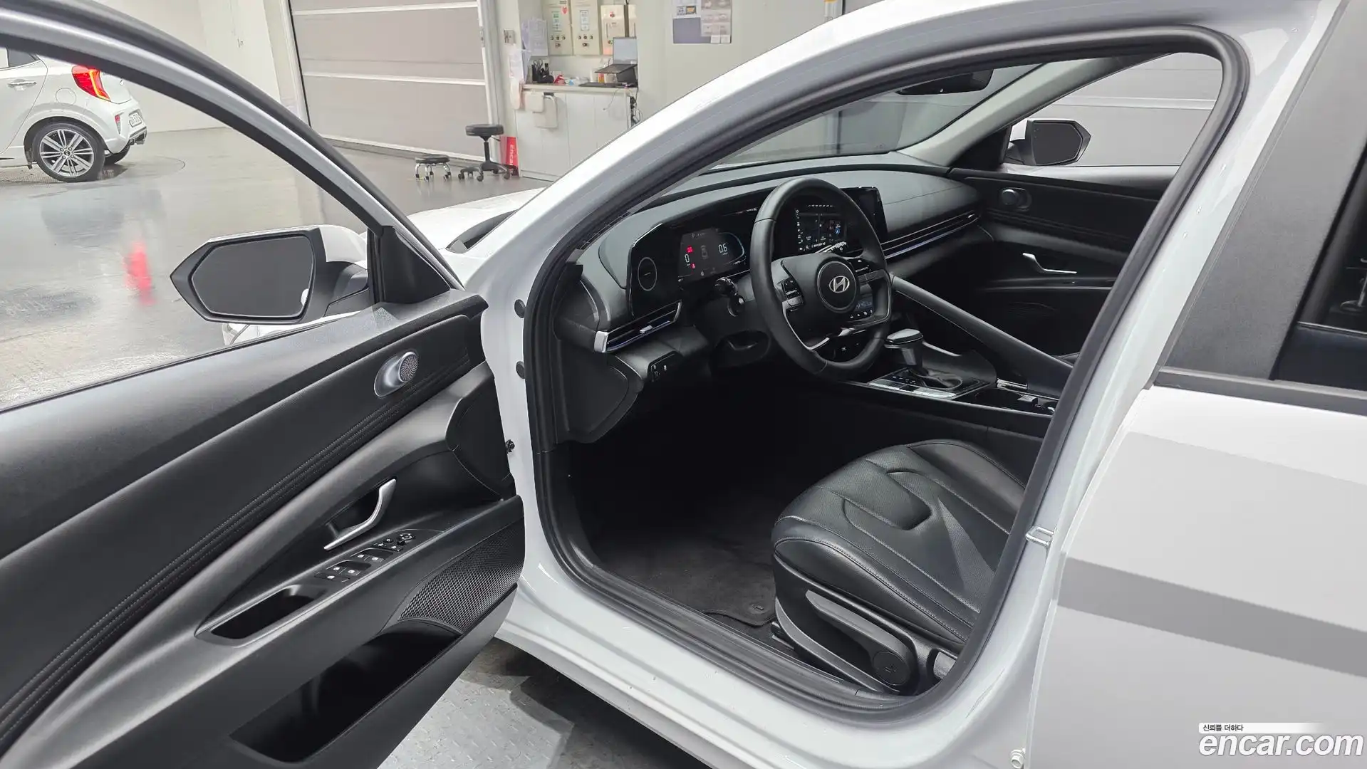 AVANTE Hyundai 2023.3-INNER-010