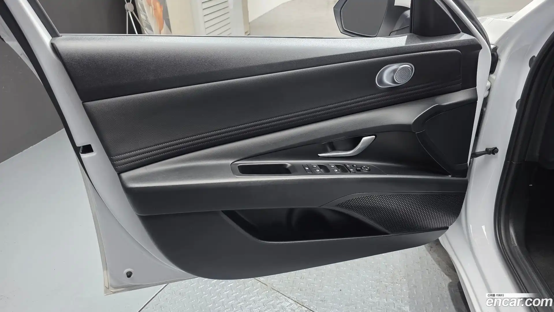 AVANTE Hyundai 2023.3-INNER-034