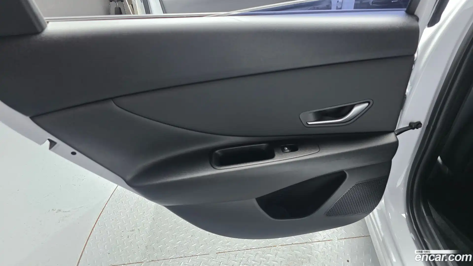 AVANTE Hyundai 2023.3-INNER-035