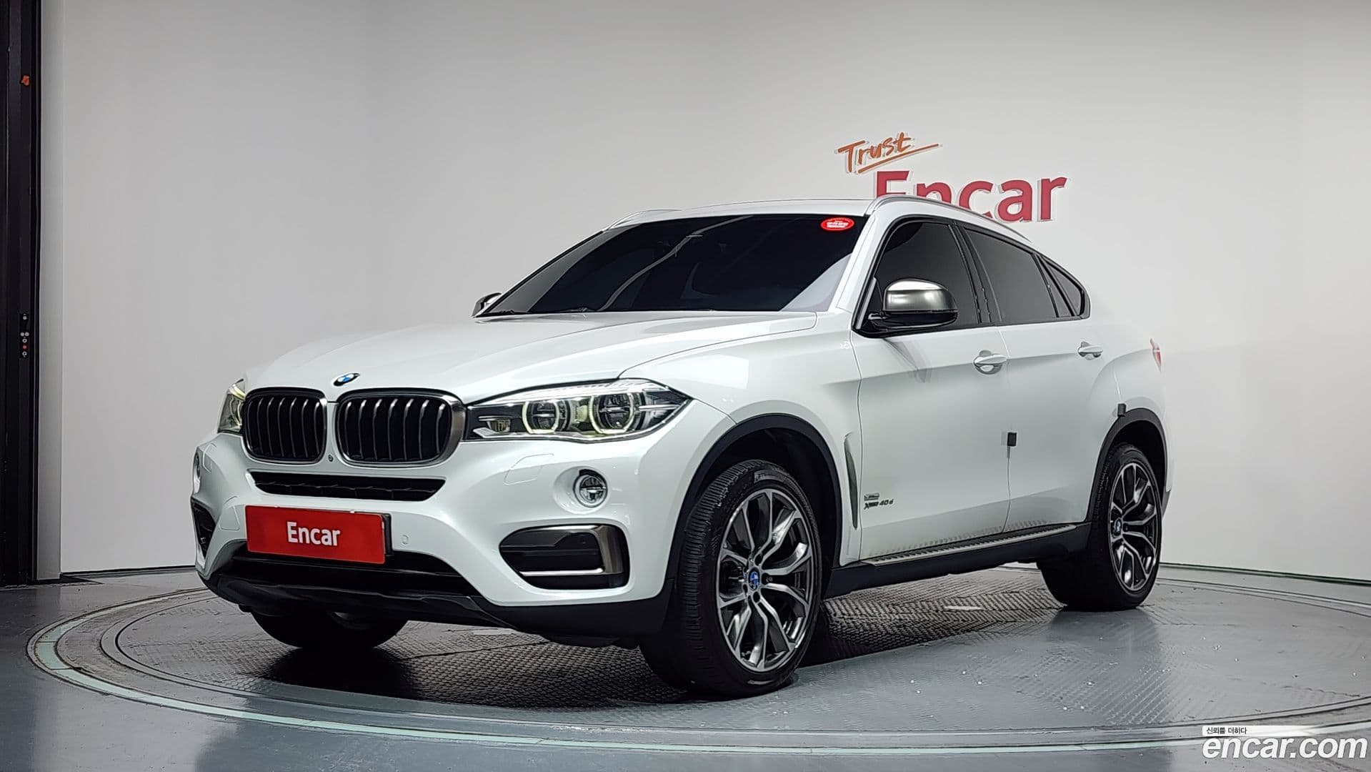 Main__Slider__Photo:X6 BMW 2015.1-0