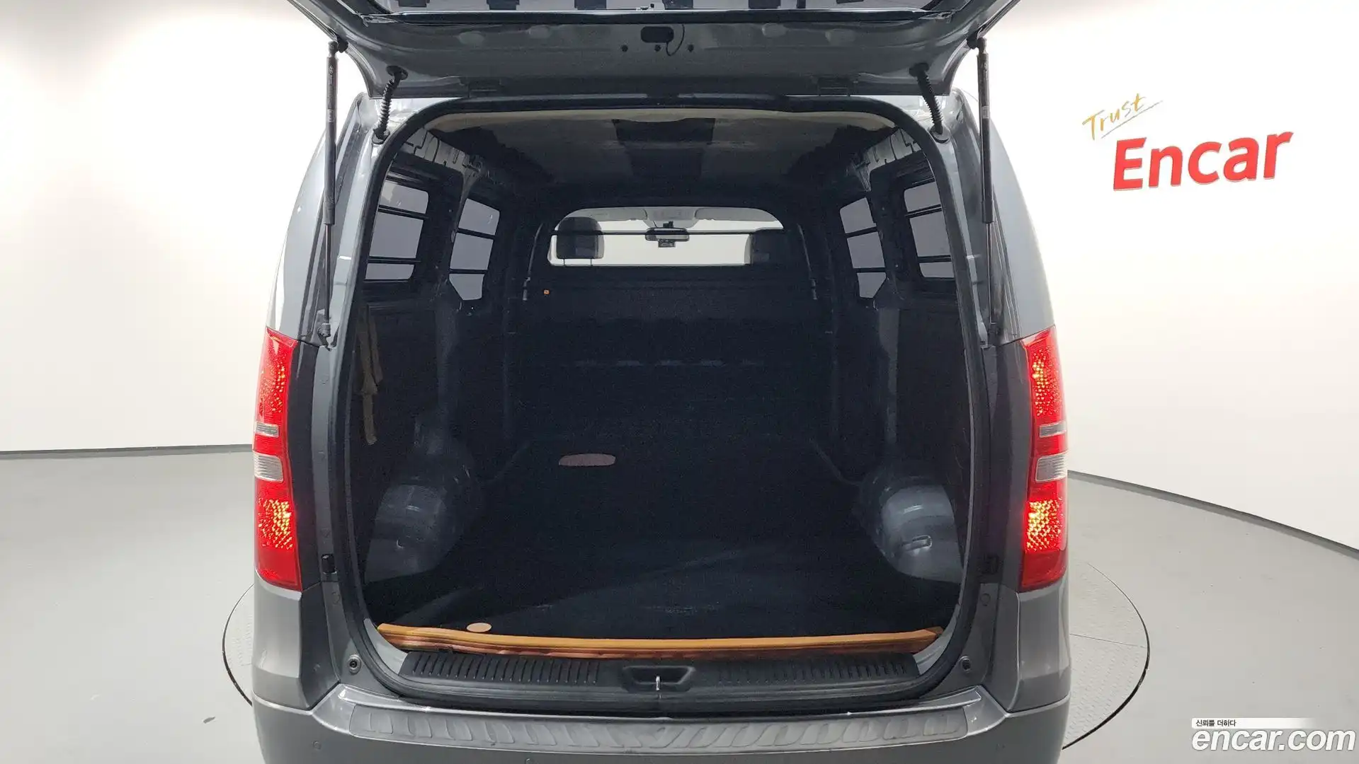 Starex Hyundai 2019.1-OUTER-001