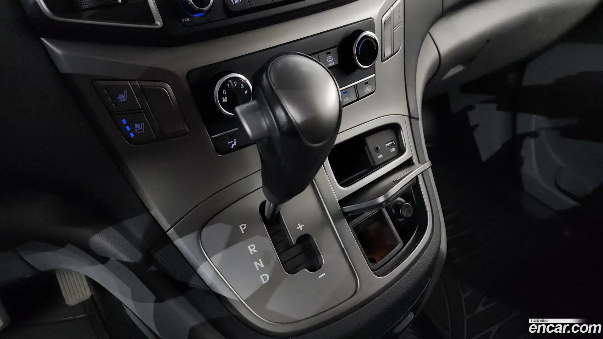Starex Hyundai 2019.1-INNER-009