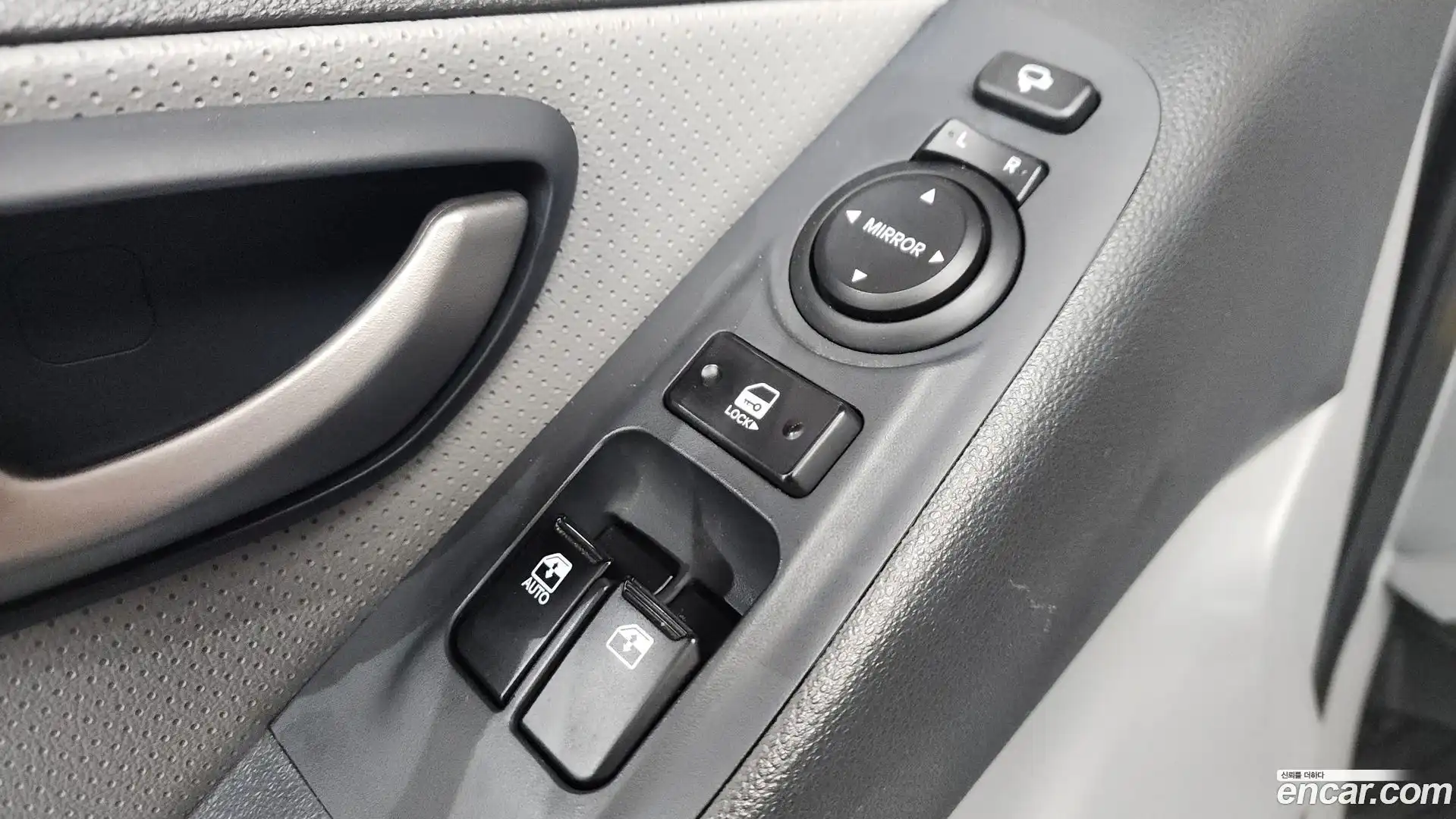 Starex Hyundai 2019.1-OPTION-020