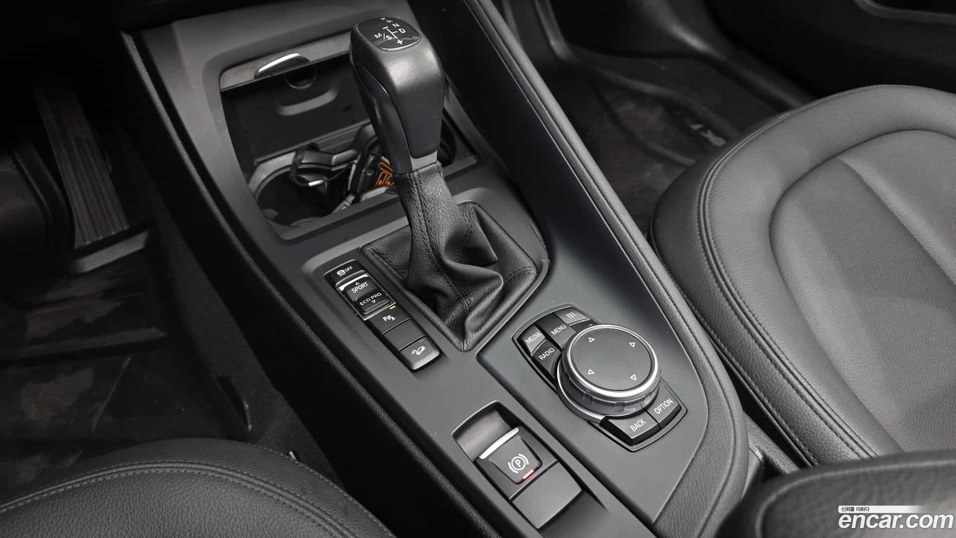 X1 BMW 2016.3-INNER-009