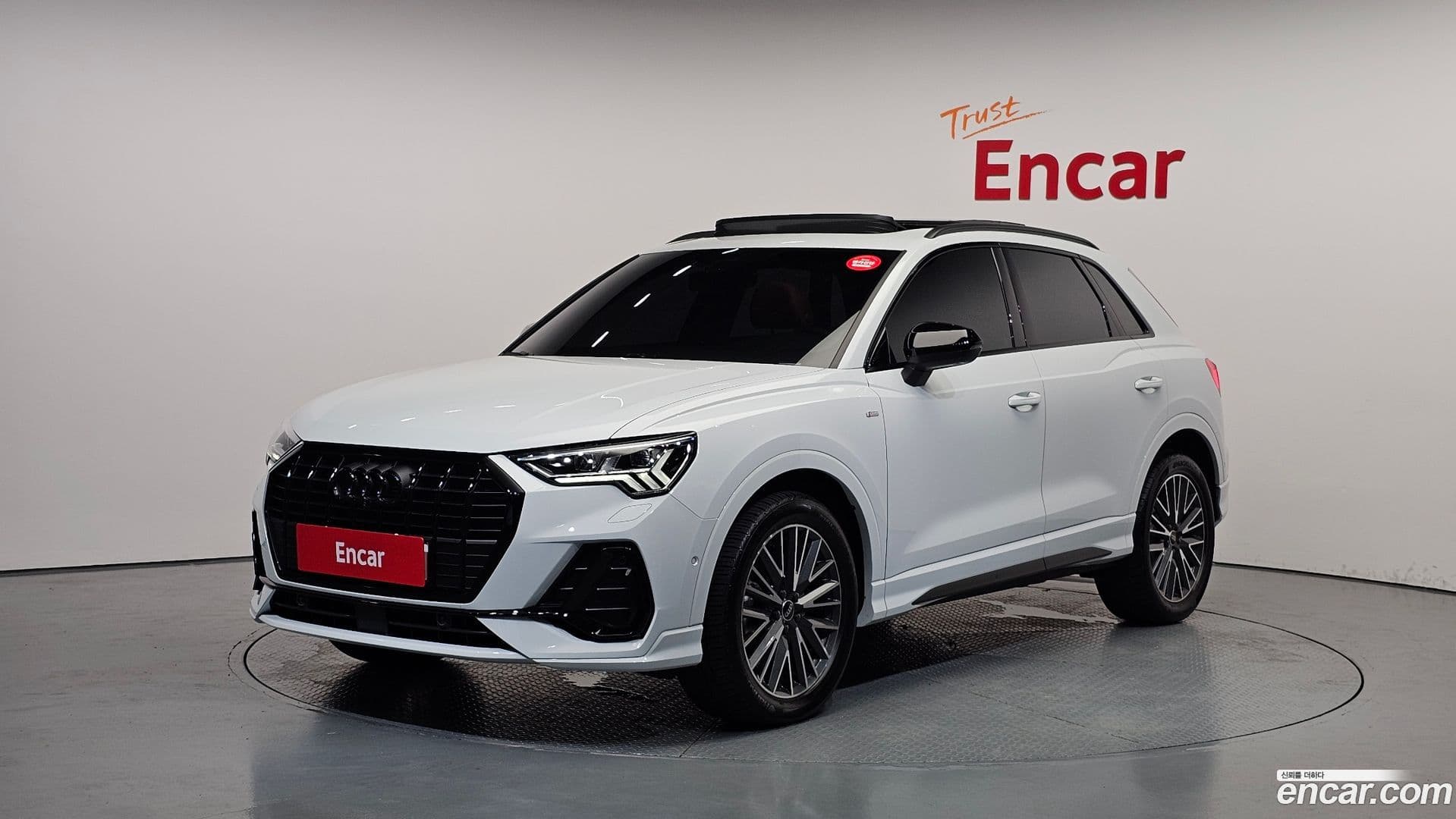 Main__Slider__Photo:Q3 Audi 2025.10-0