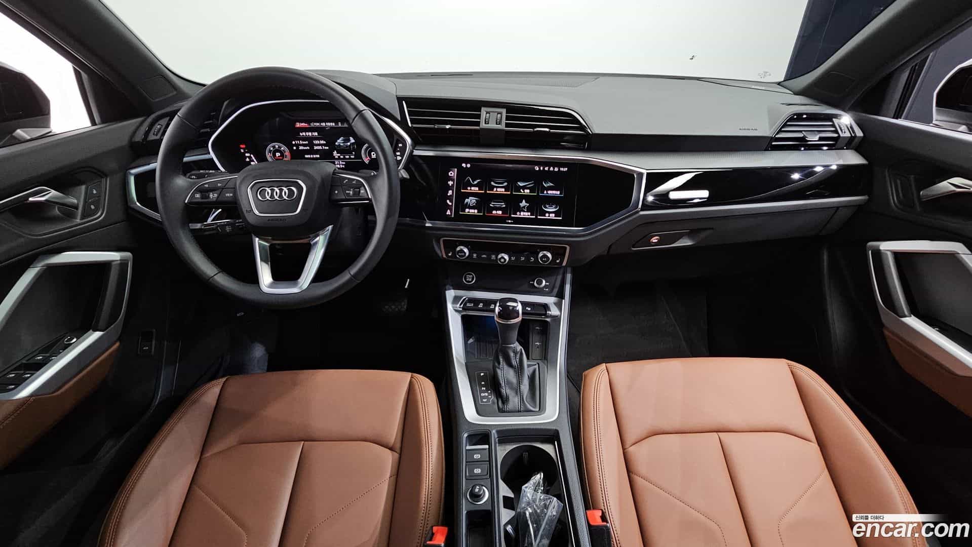 Q3 Audi 2025.10-INNER-007