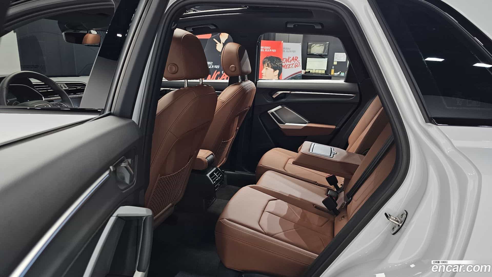 Q3 Audi 2025.10-OPTION-016