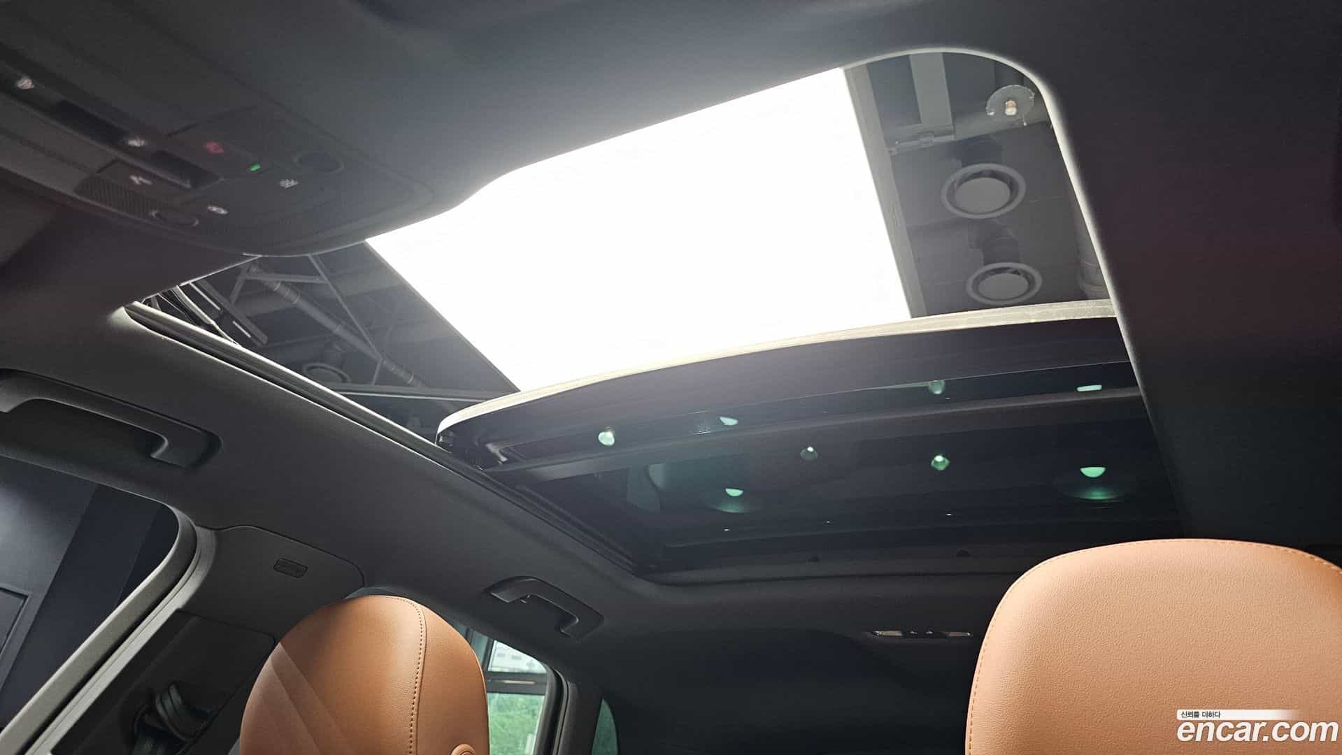 Q3 Audi 2025.10-OPTION-020