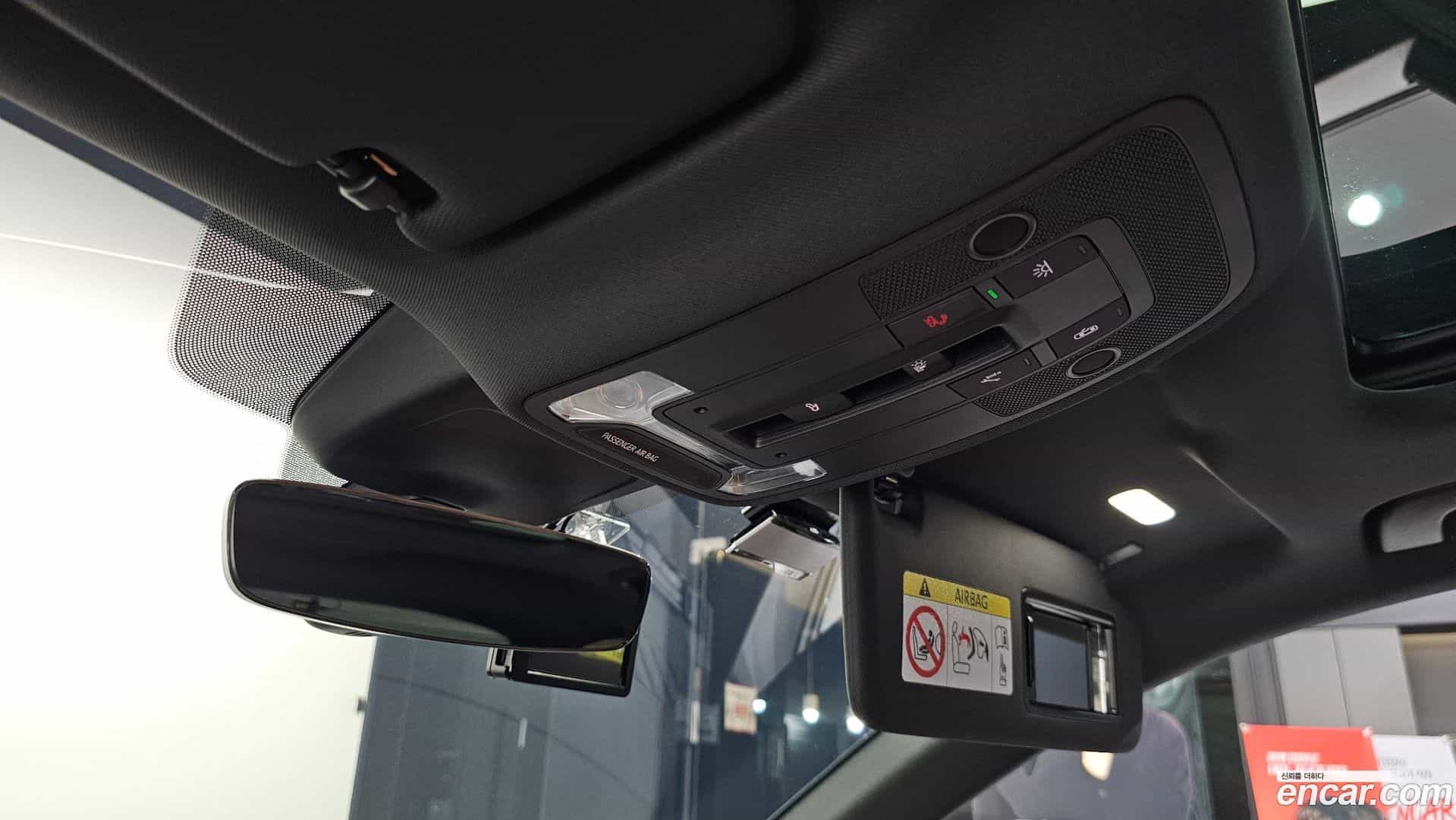 Q3 Audi 2025.10-OPTION-021