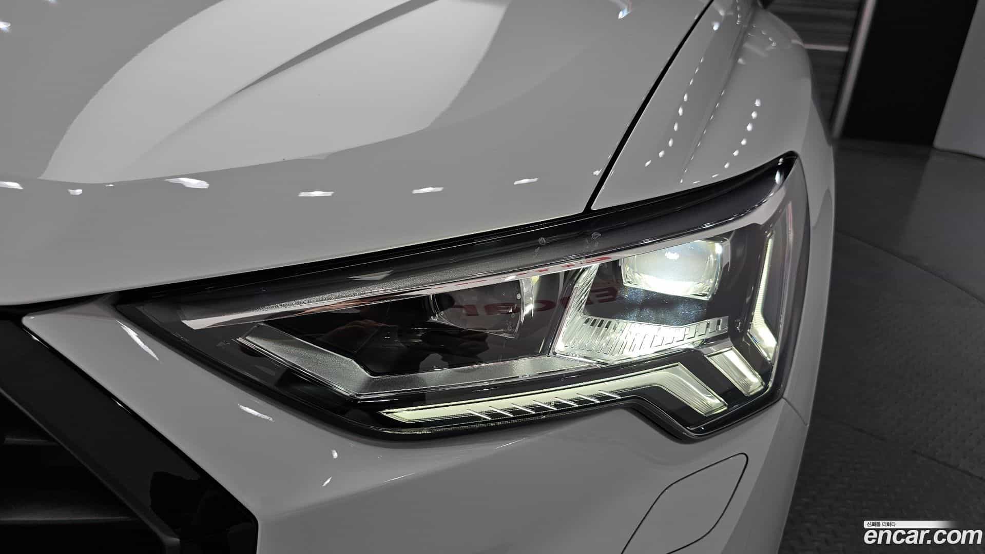 Q3 Audi 2025.10-OUTER-032
