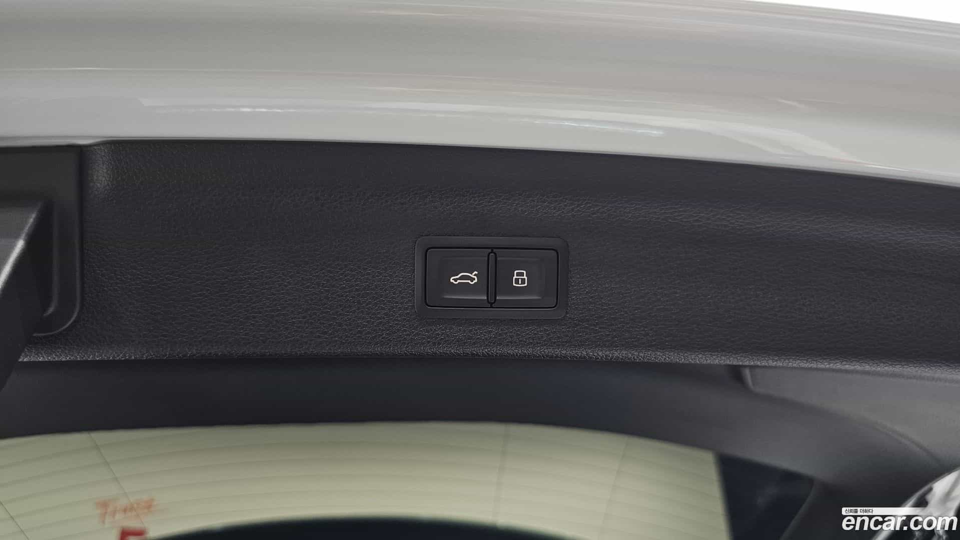 Q3 Audi 2025.10-OPTION-040