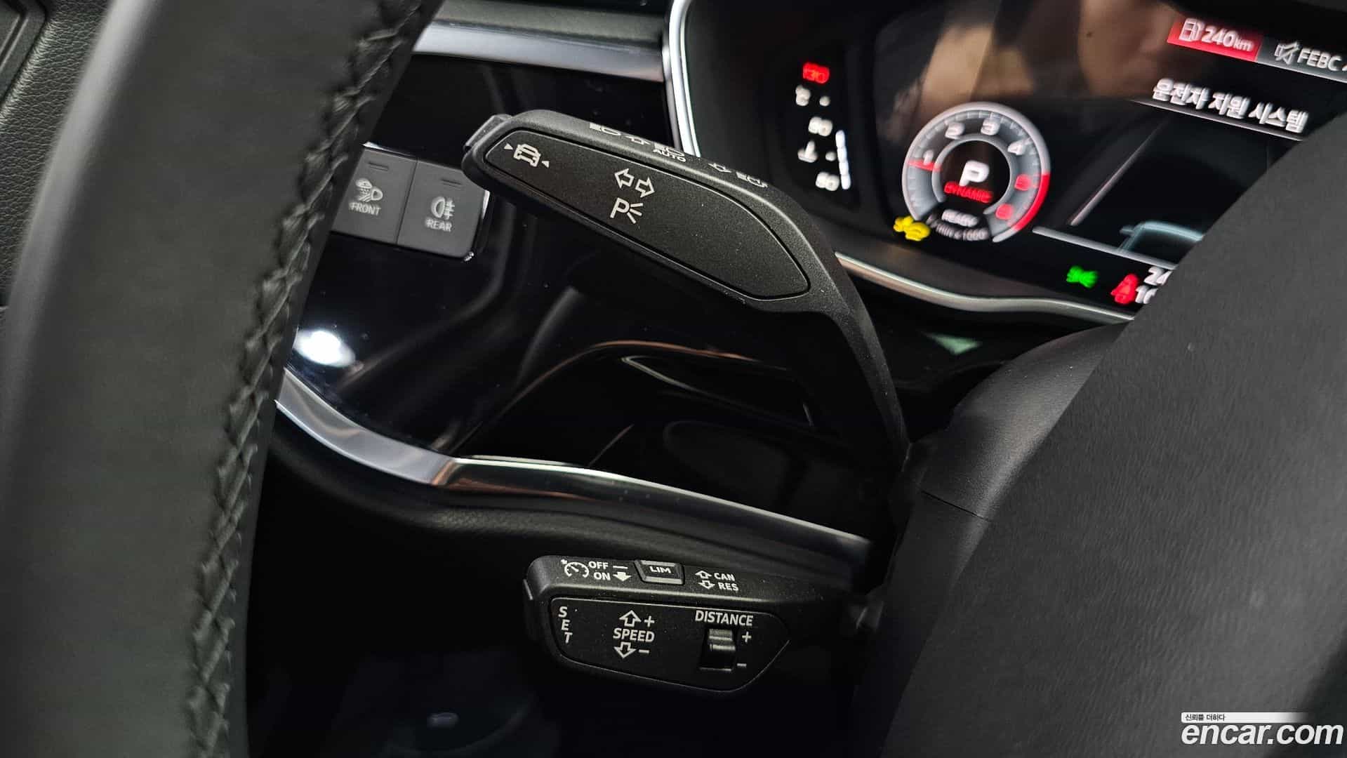 Q3 Audi 2025.10-OPTION-043