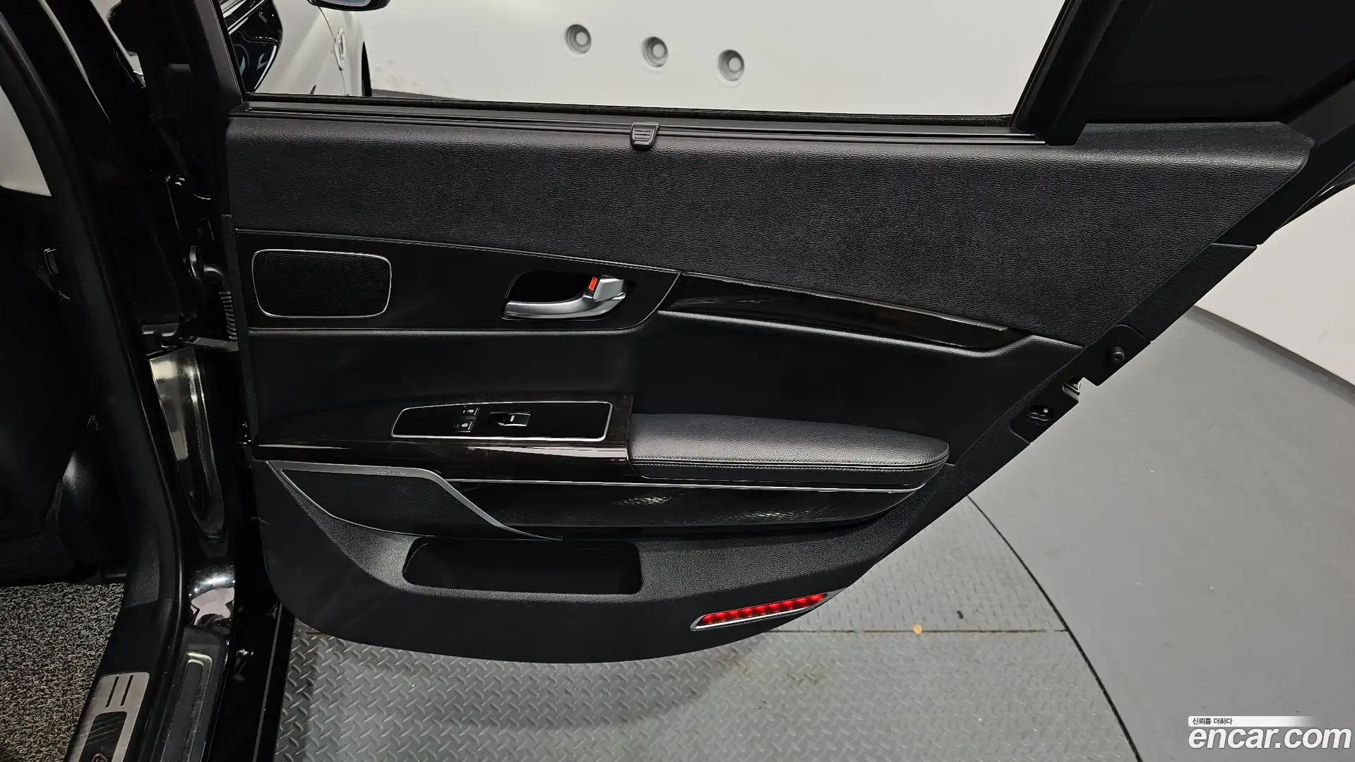 K9 Kia 2014.11-INNER-035
