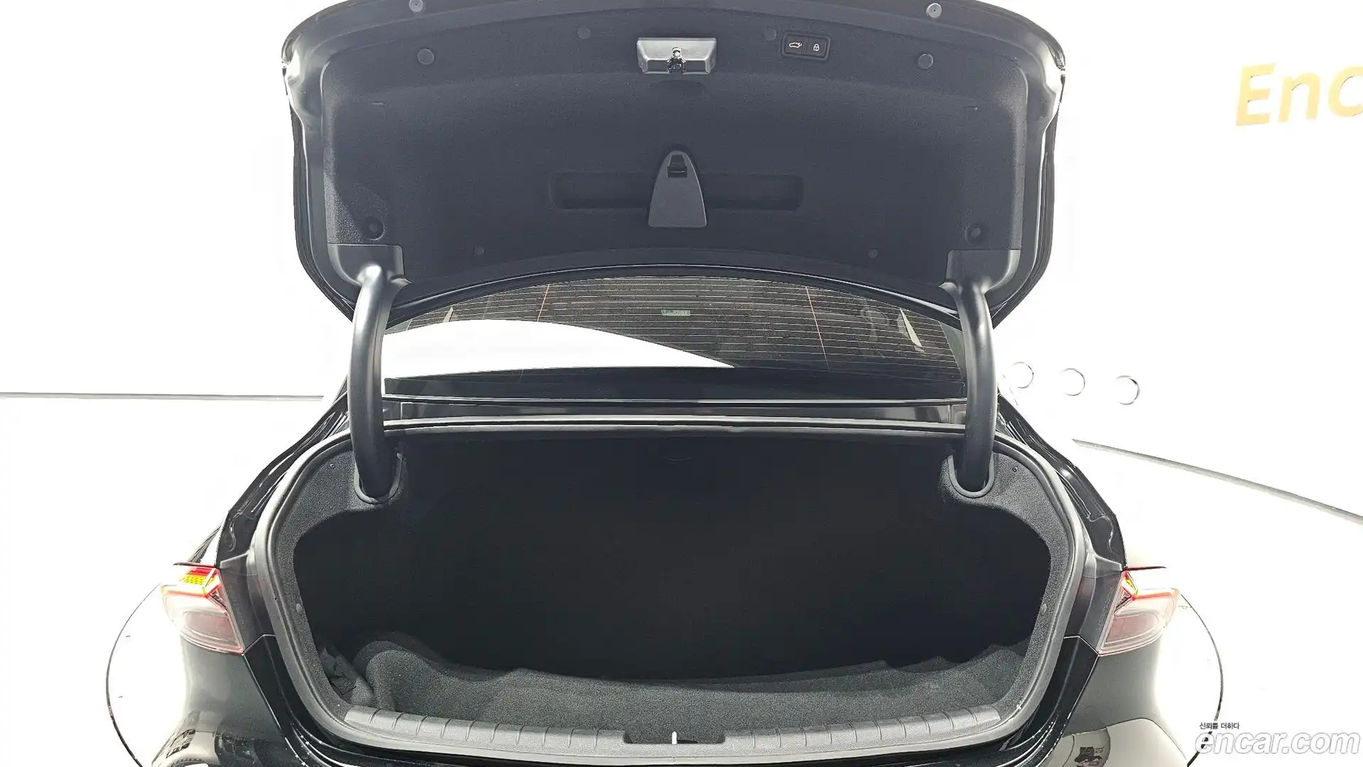 Grandeur Hyundai 2022.5-OPTION-020