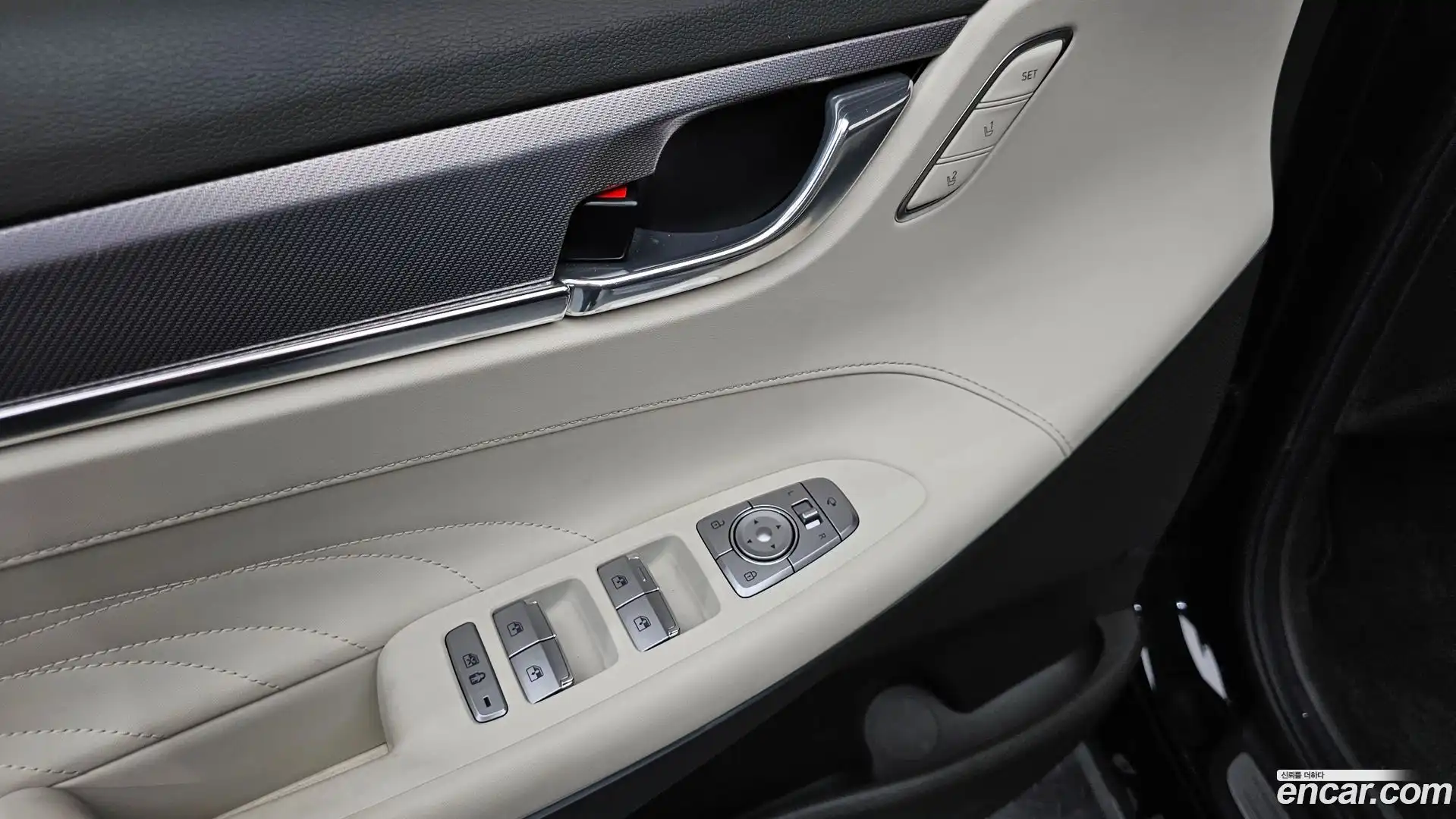 Grandeur Hyundai 2022.5-OPTION-040