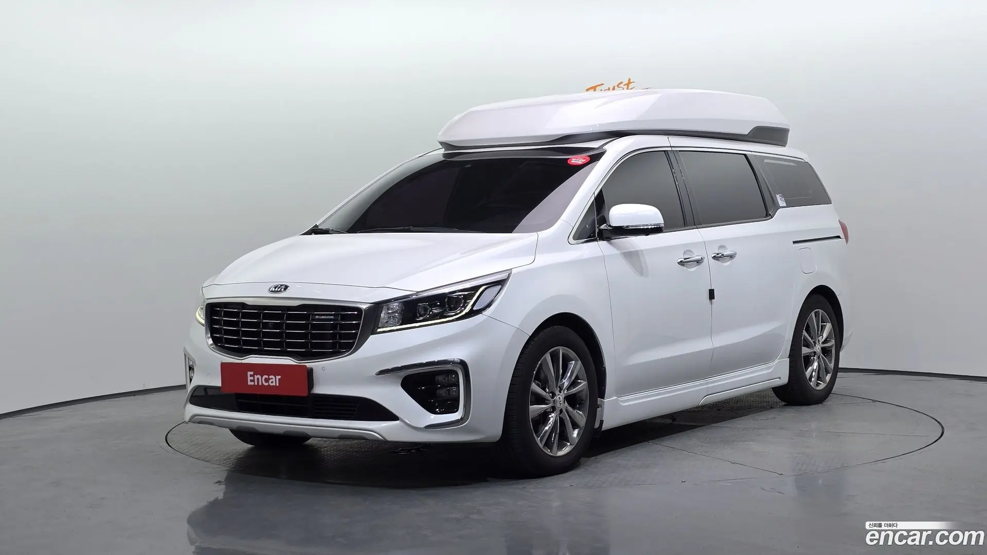 Main__Slider__Photo:Canival Kia 2019.9-0