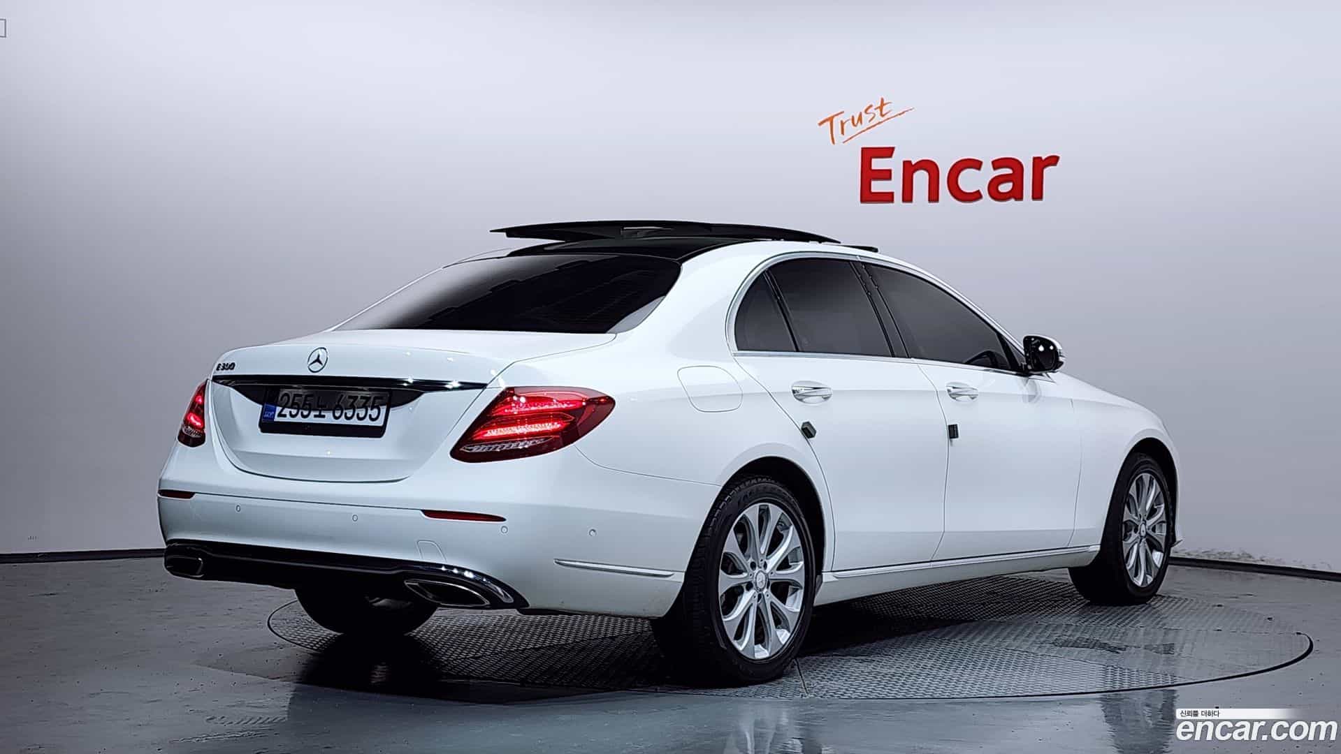 E-Class Mercedes-Benz 2016.9-OUTER-002