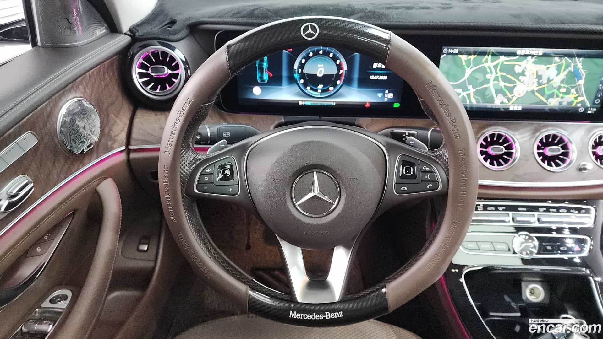 E-Class Mercedes-Benz 2016.9-OPTION-017