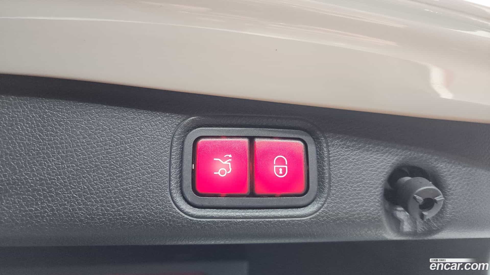 E-Class Mercedes-Benz 2016.9-OPTION-021