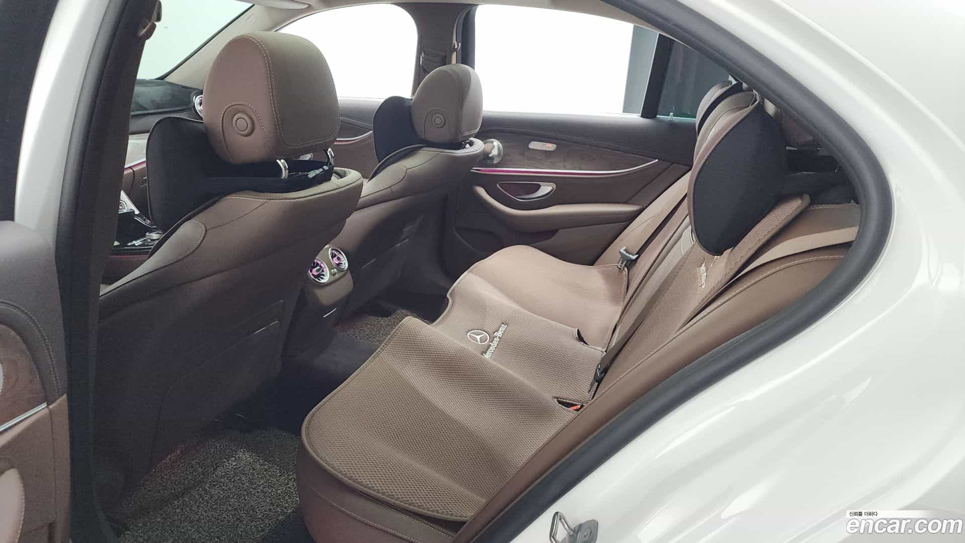 E-Class Mercedes-Benz 2016.9-OPTION-024