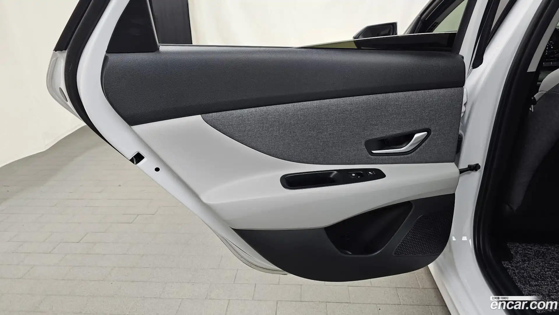 AVANTE Hyundai 2023.1-INNER-035