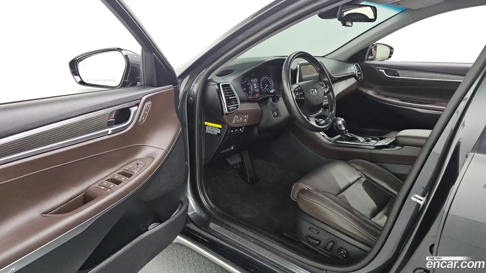 Grandeur Hyundai 2019.5-INNER-010