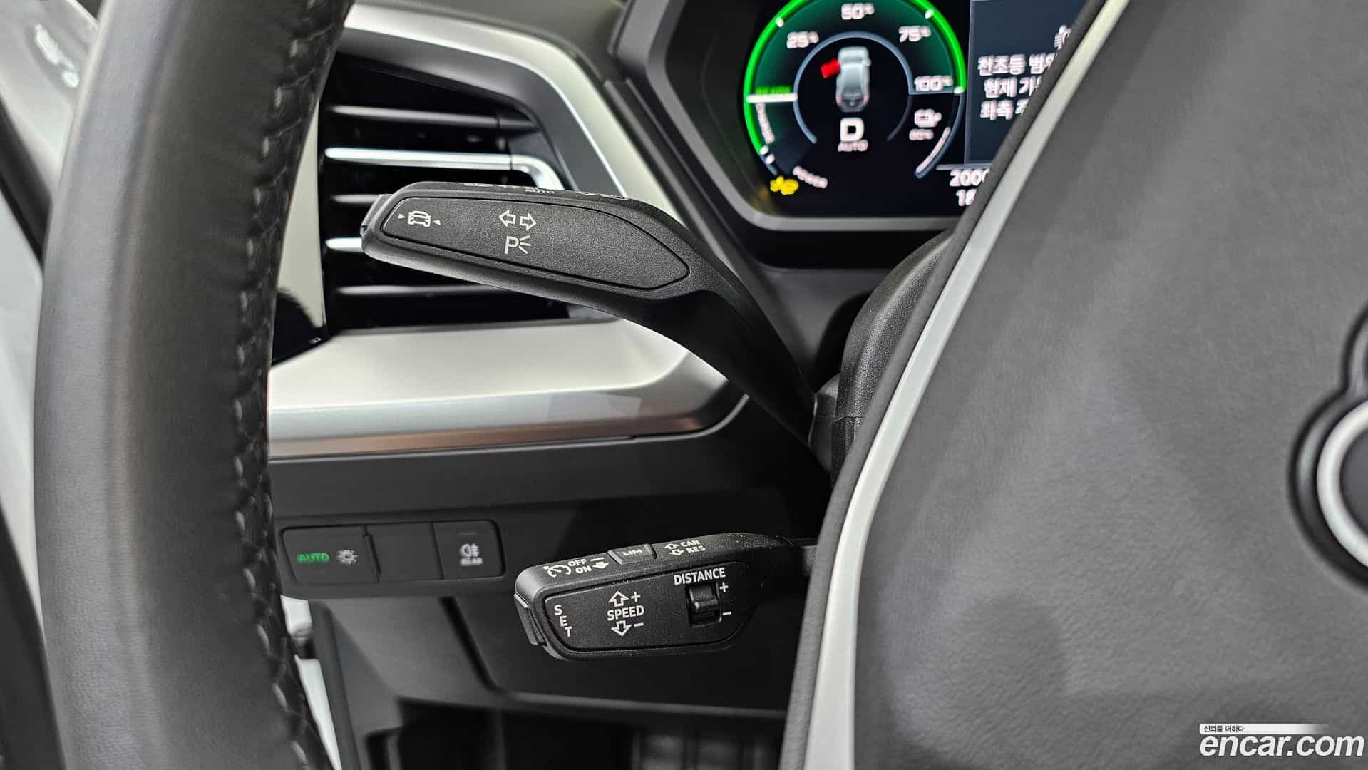 Q4 e-tron Audi 2025.5-OPTION-021